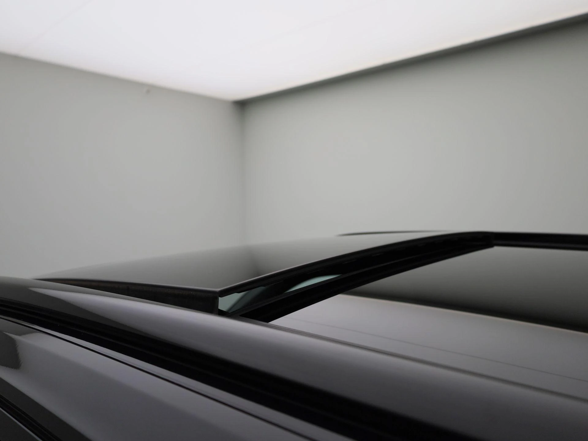 Volkswagen-Touareg-image-54