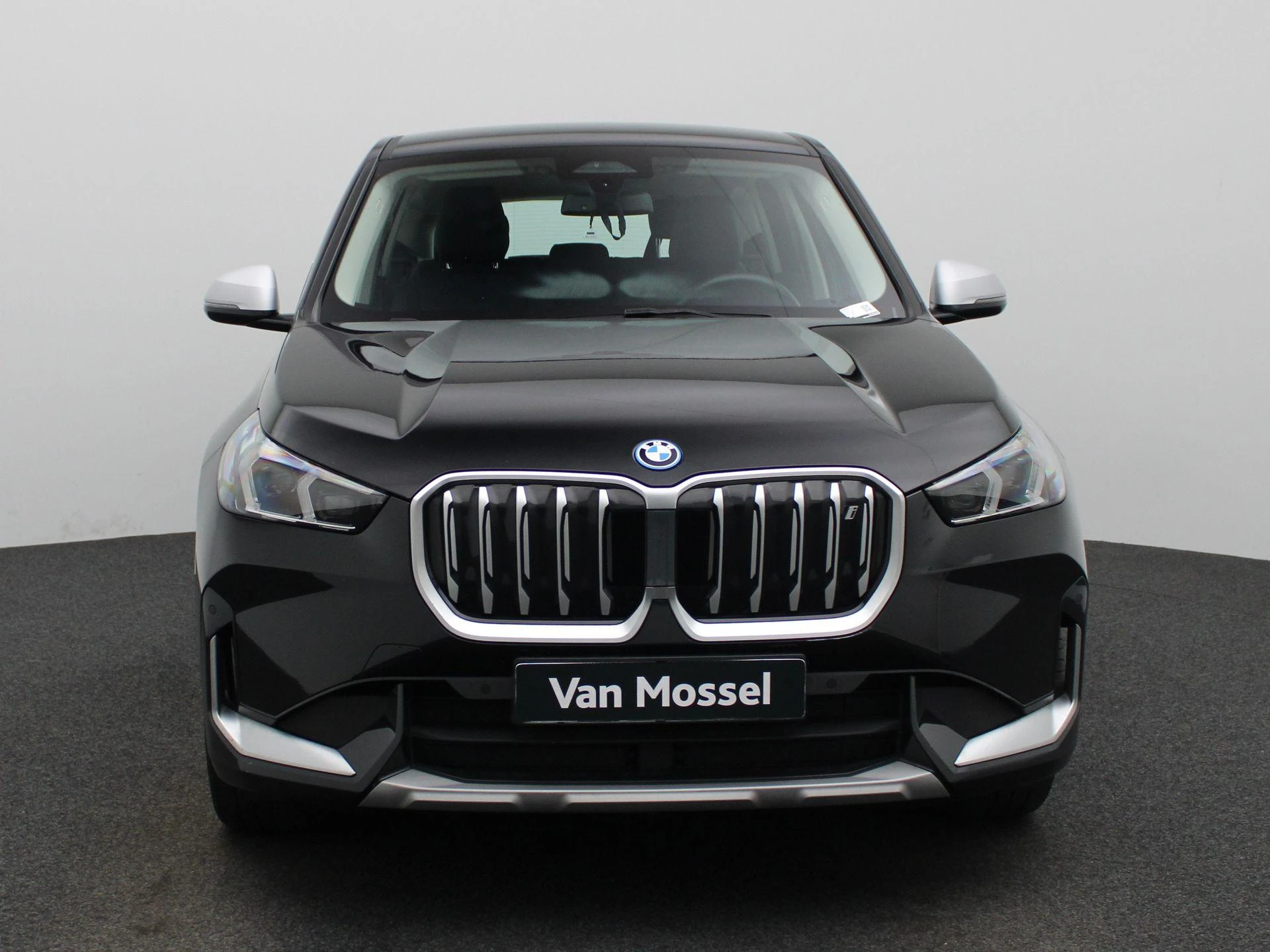 BMW-iX1-image-2
