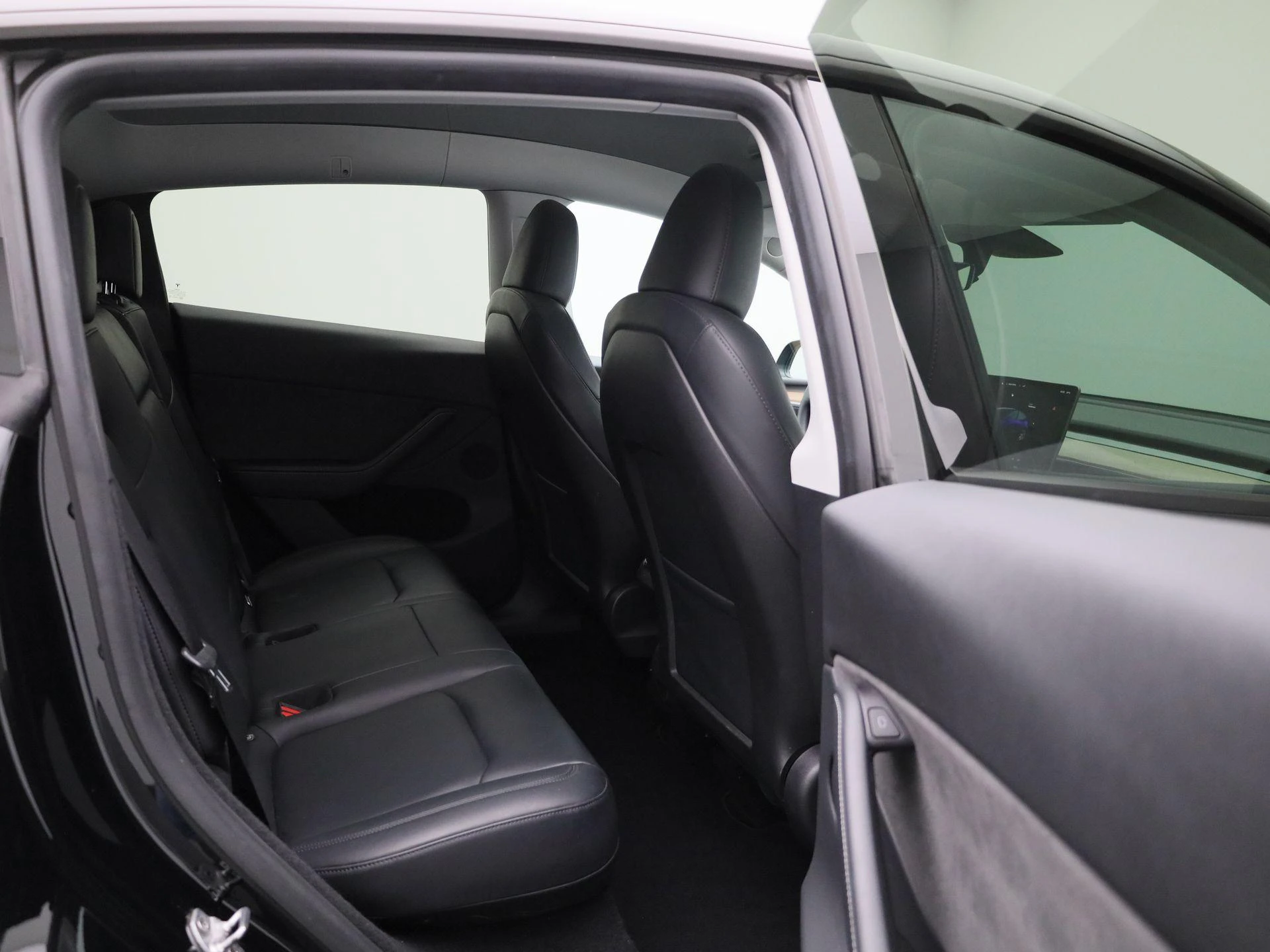 Tesla-Model Y-image-35