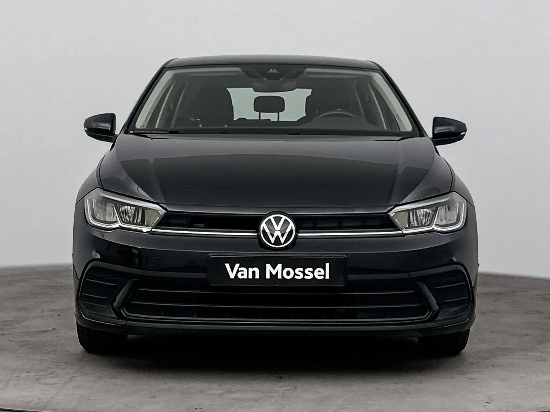 Volkswagen-Polo-image-4