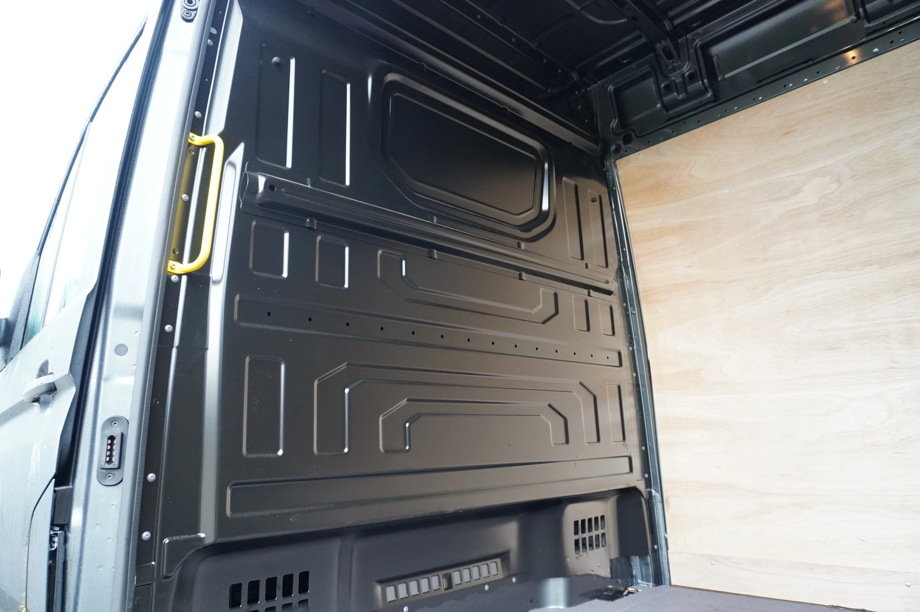 Volkswagen-Crafter-image-8