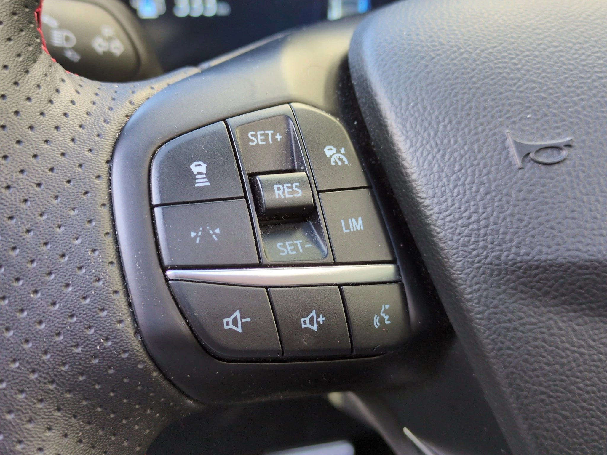 Ford Kuga ST-Line X Aut.*PANO*AHK*360GRAD*LED-MATRIX*NAVI*GRA*WINTER-PKT.
