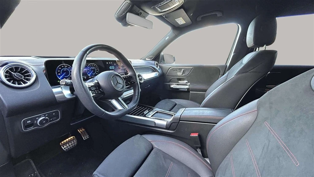 Mercedes-Benz-EQB-image-8