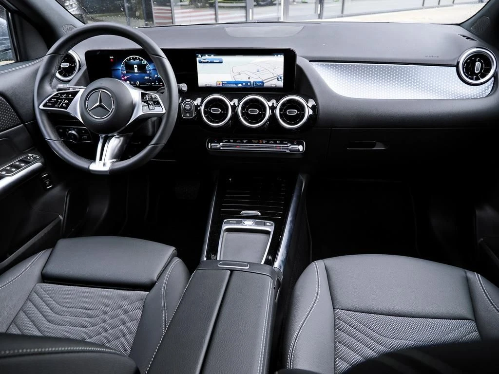 Mercedes-Benz-GLA 200 d-image-12