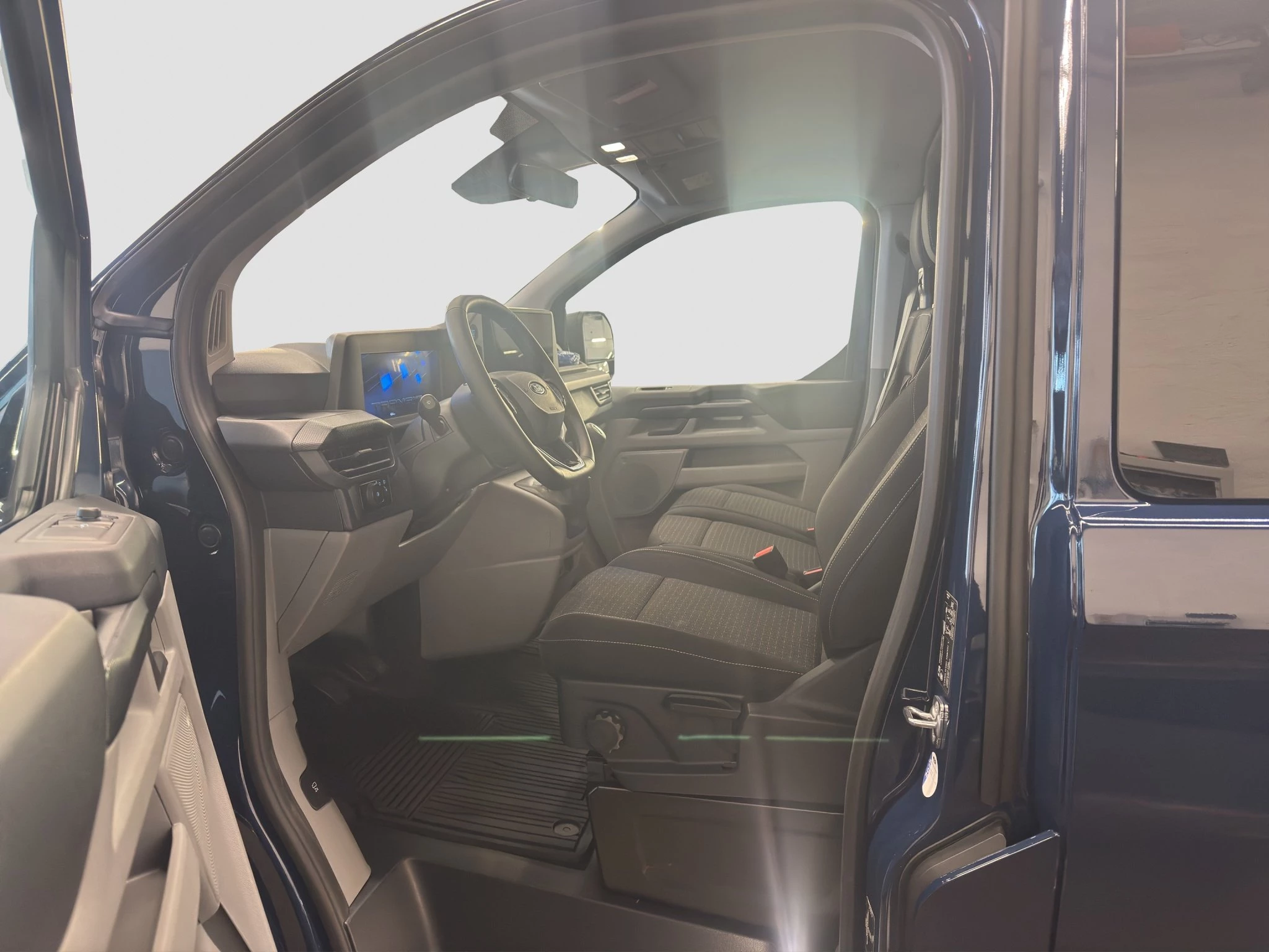 Ford-Transit Custom-image-7