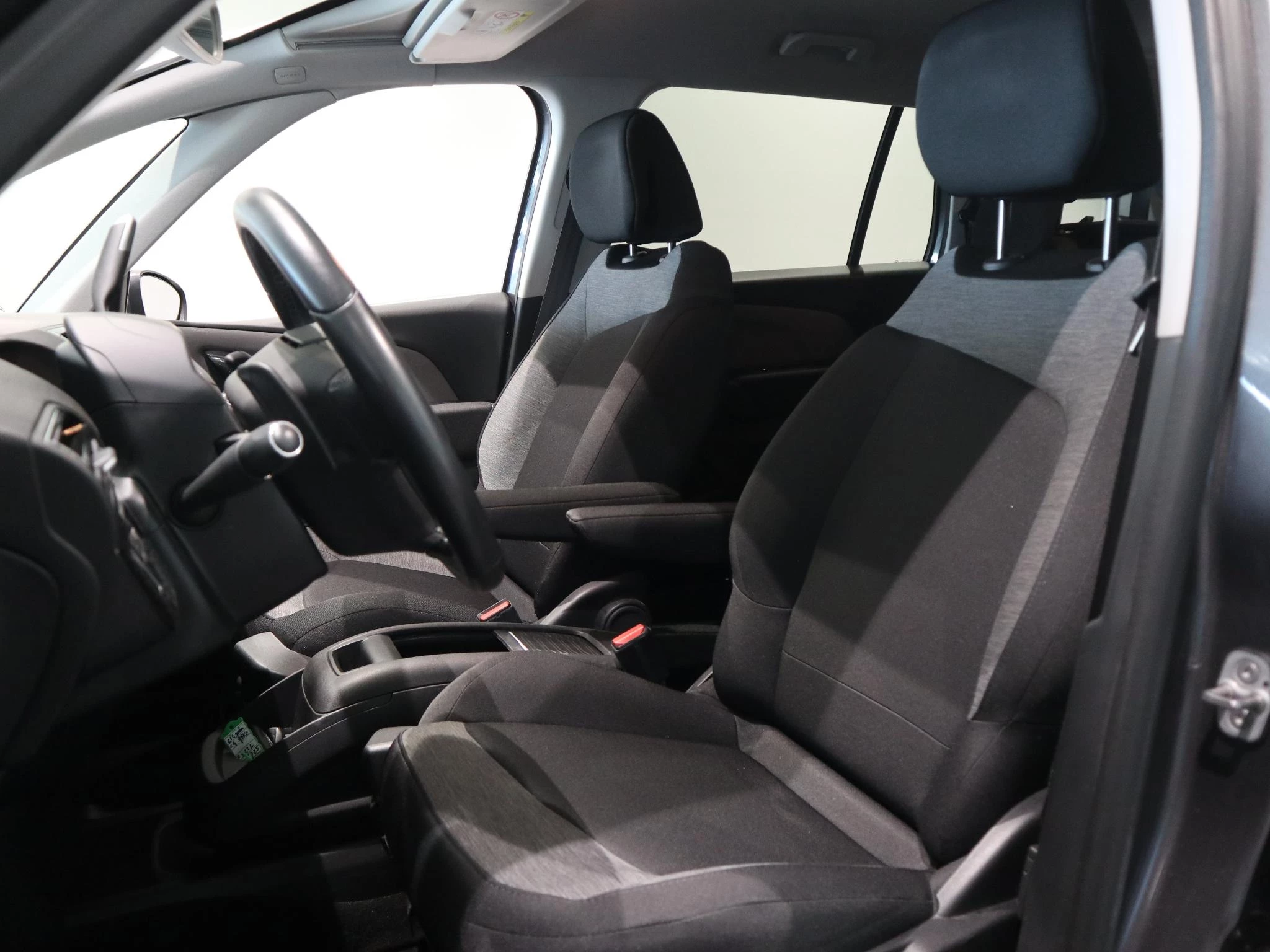 Citroën-Grand C4 Spacetourer-image-7