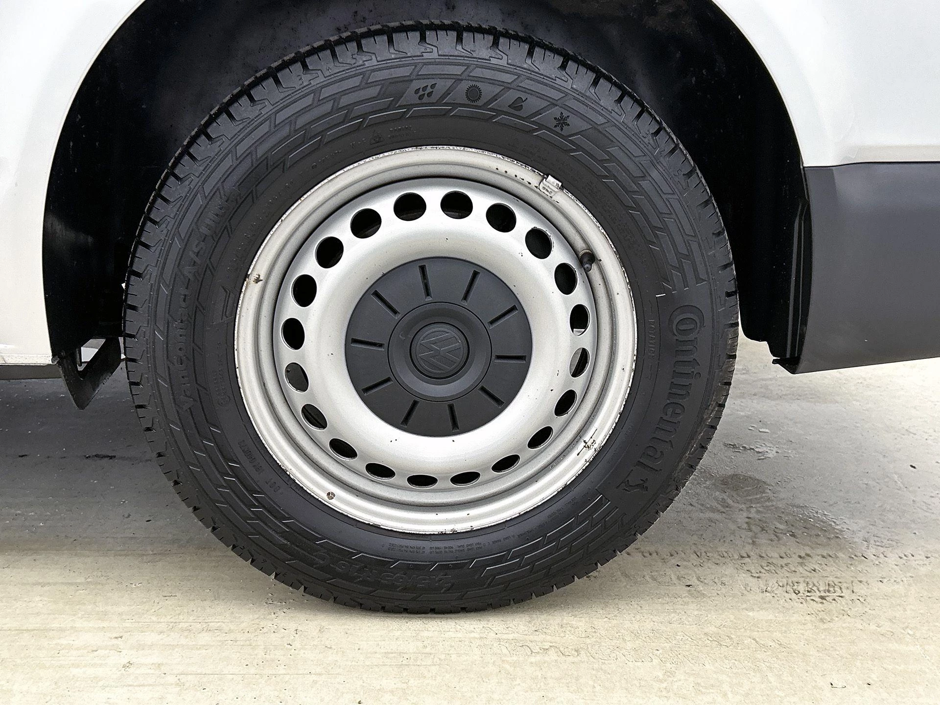 Volkswagen-Transporter-image-32
