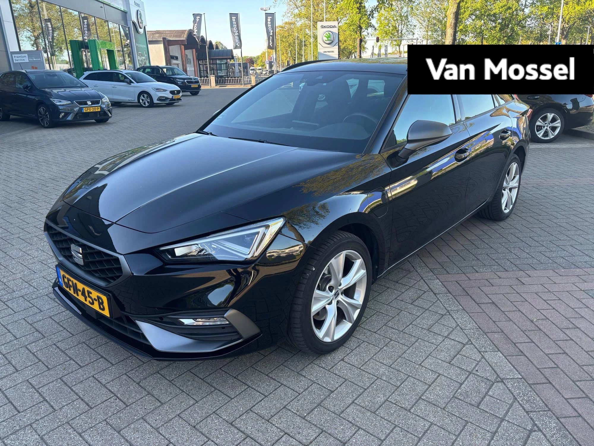 SEAT-Leon-image-0