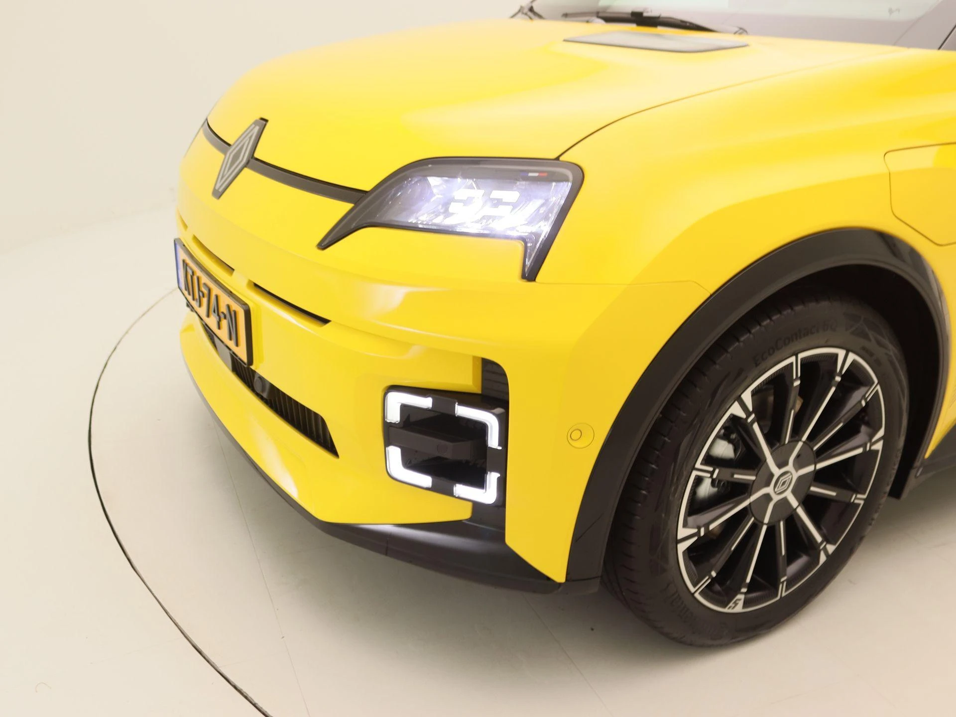 Renault-5-image-14