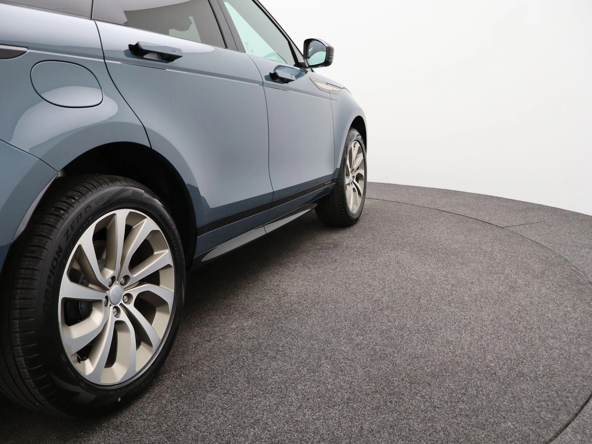 Land Rover-Range Rover Evoque-image-43