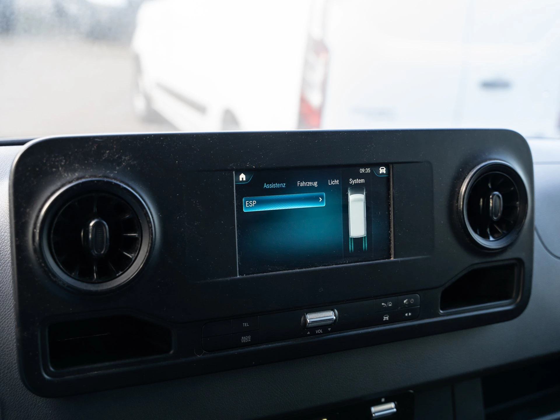 Mercedes-Benz-Sprinter-image-12