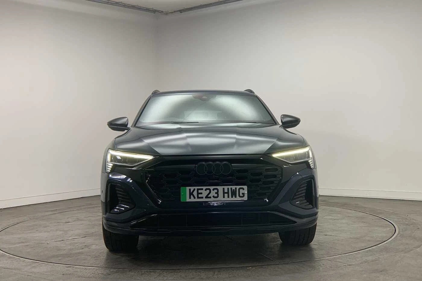 Audi-Q8 e-tron-image-6