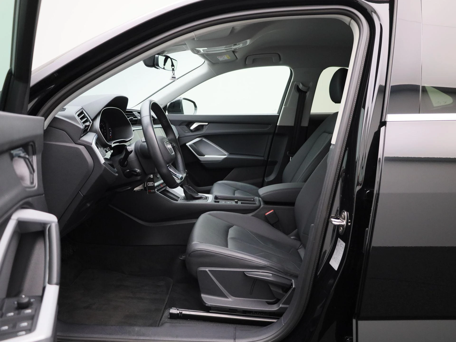 Audi-Q3-image-8
