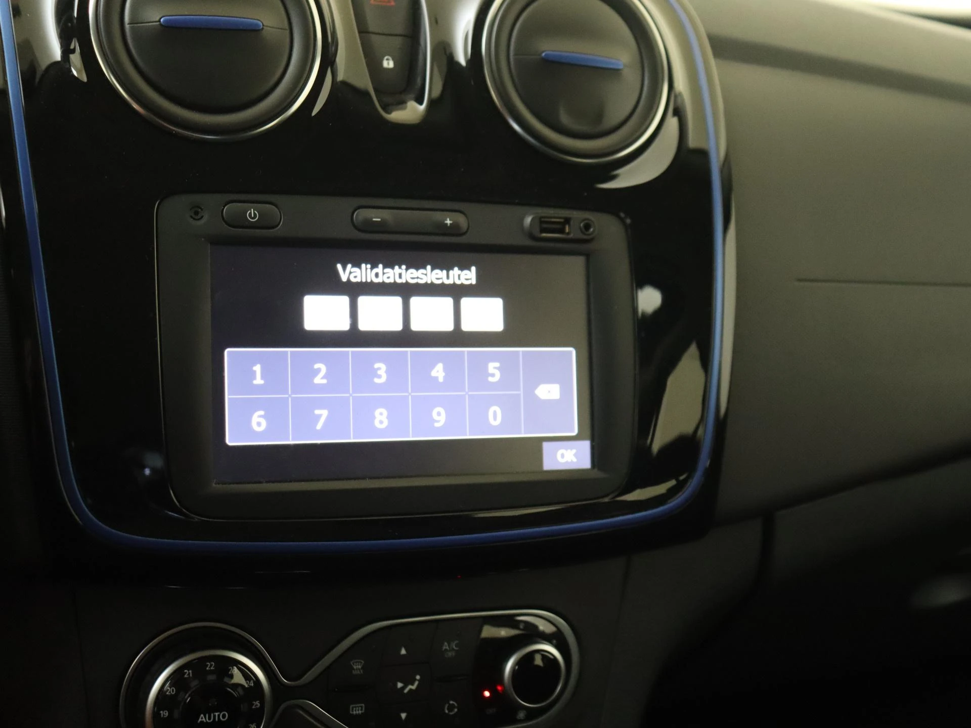 Dacia-Sandero Stepway-image-16
