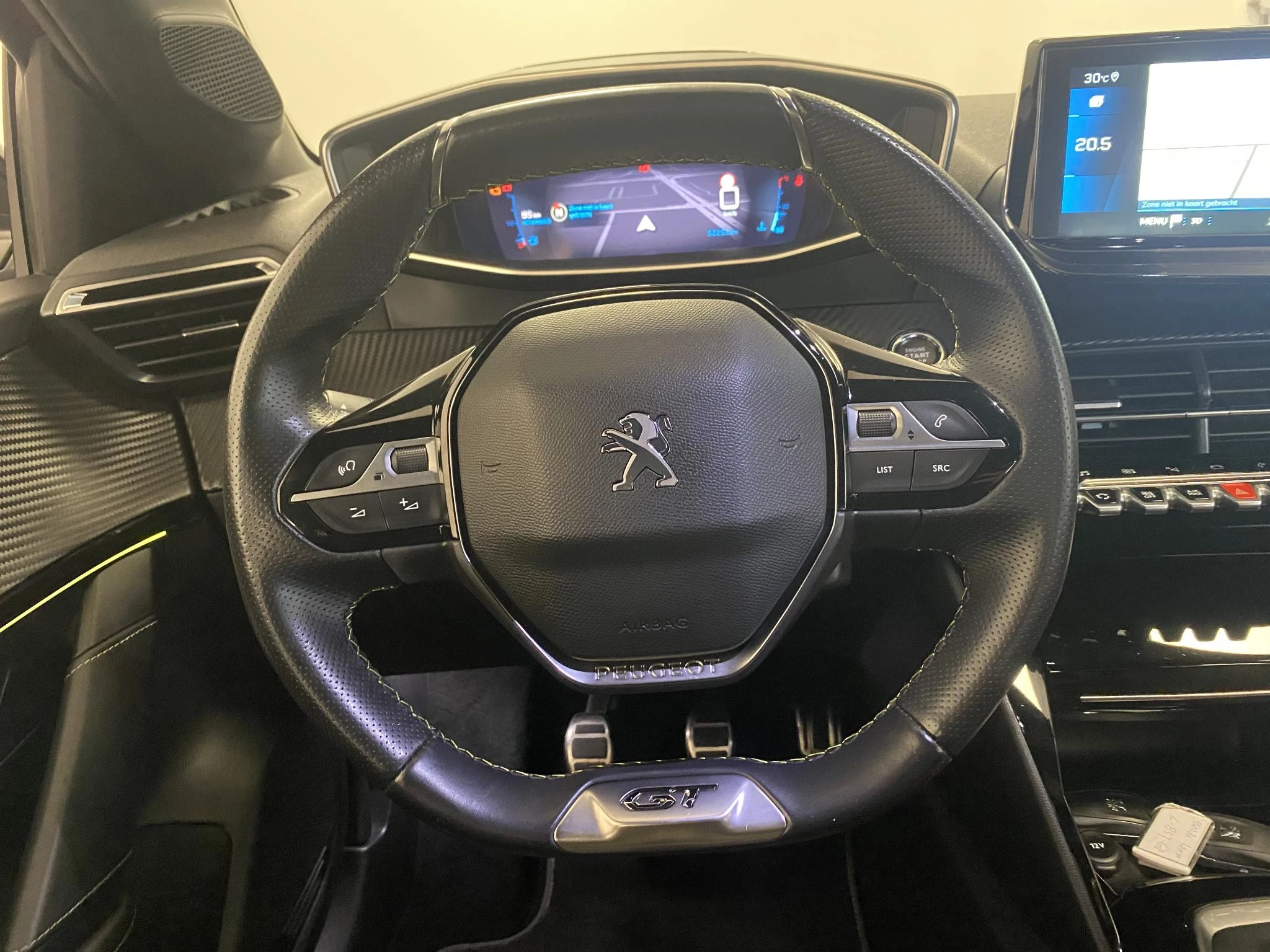 Peugeot-208-image-10