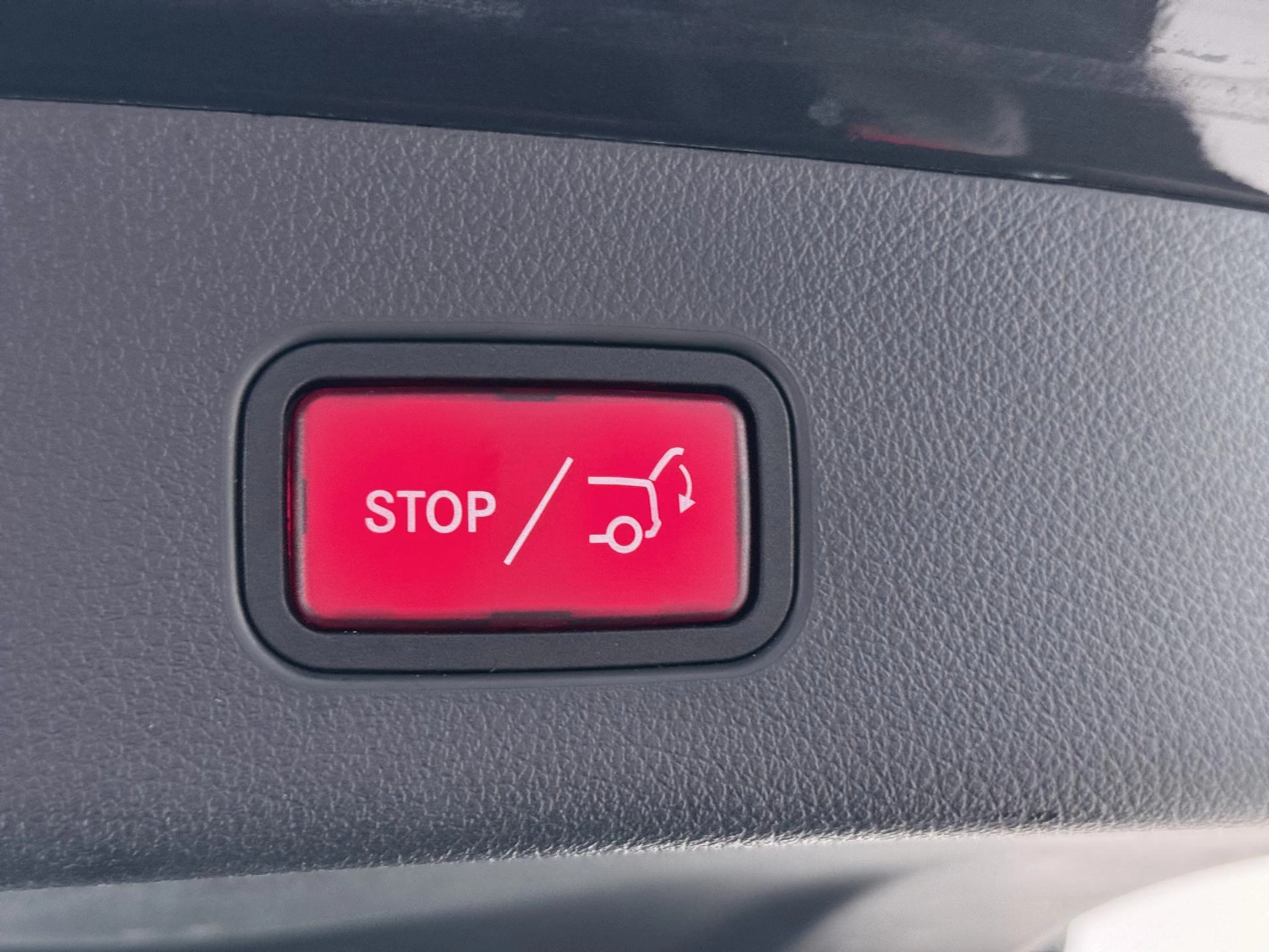 Mercedes-Benz-GLC-image-32