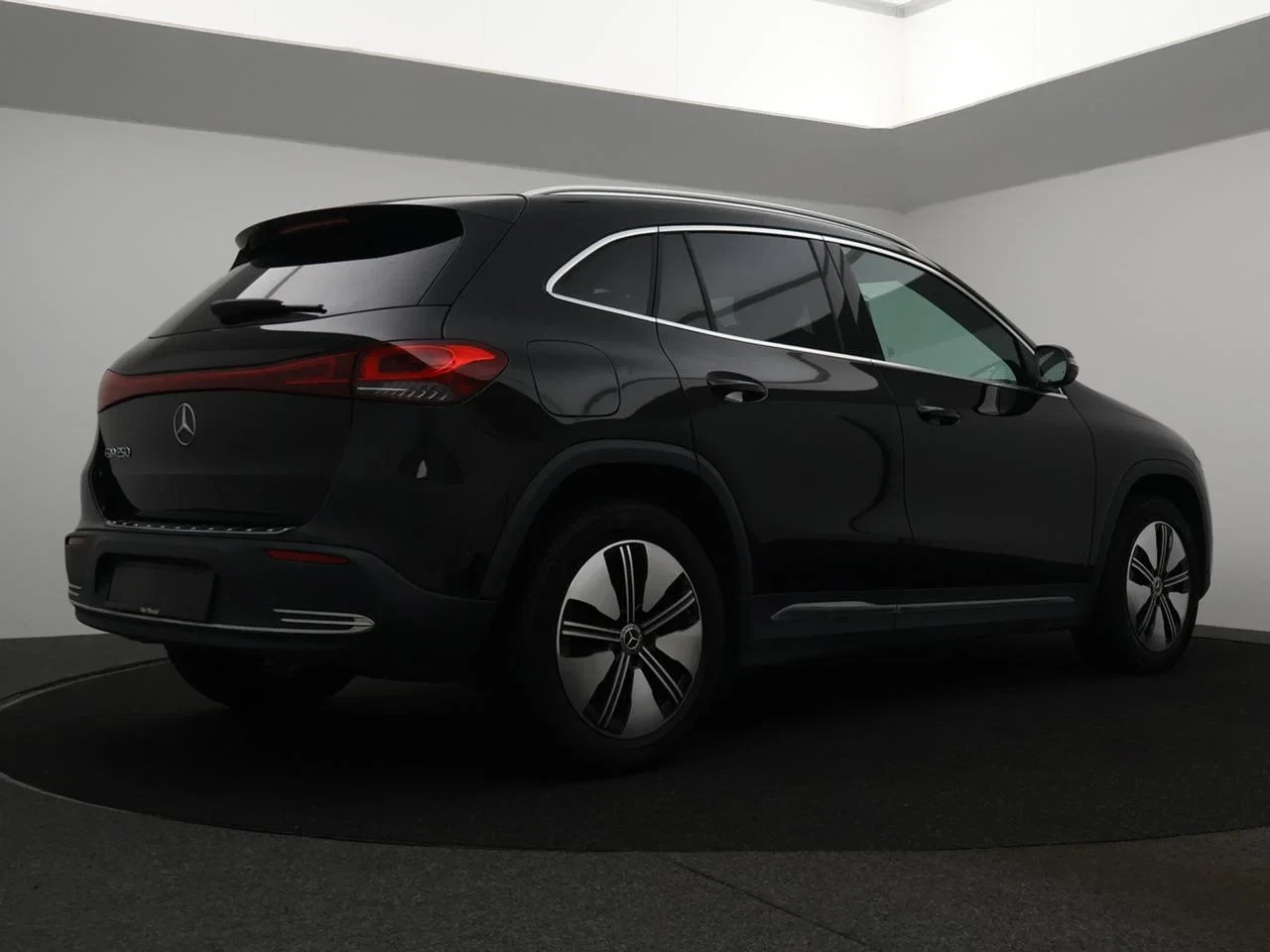 Mercedes-Benz-EQA-image-21