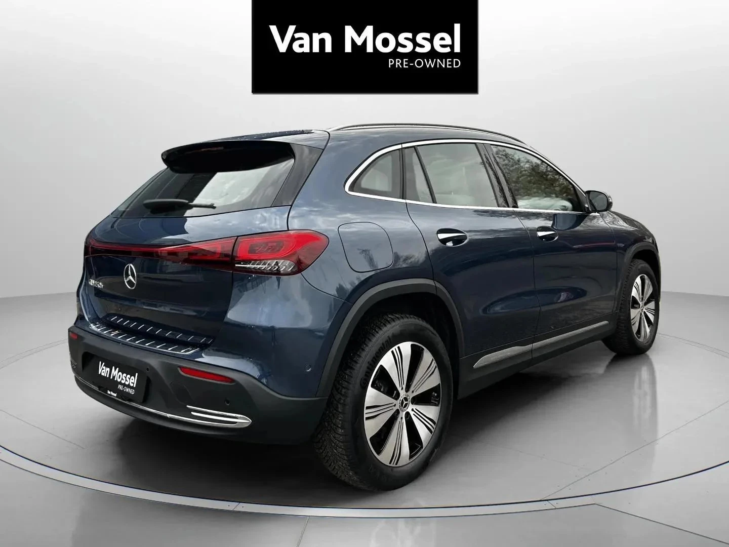 Mercedes-Benz-EQA-image-4