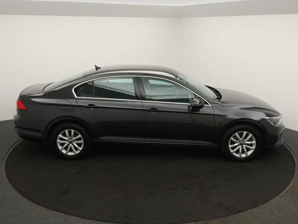 Volkswagen-Passat-image-7