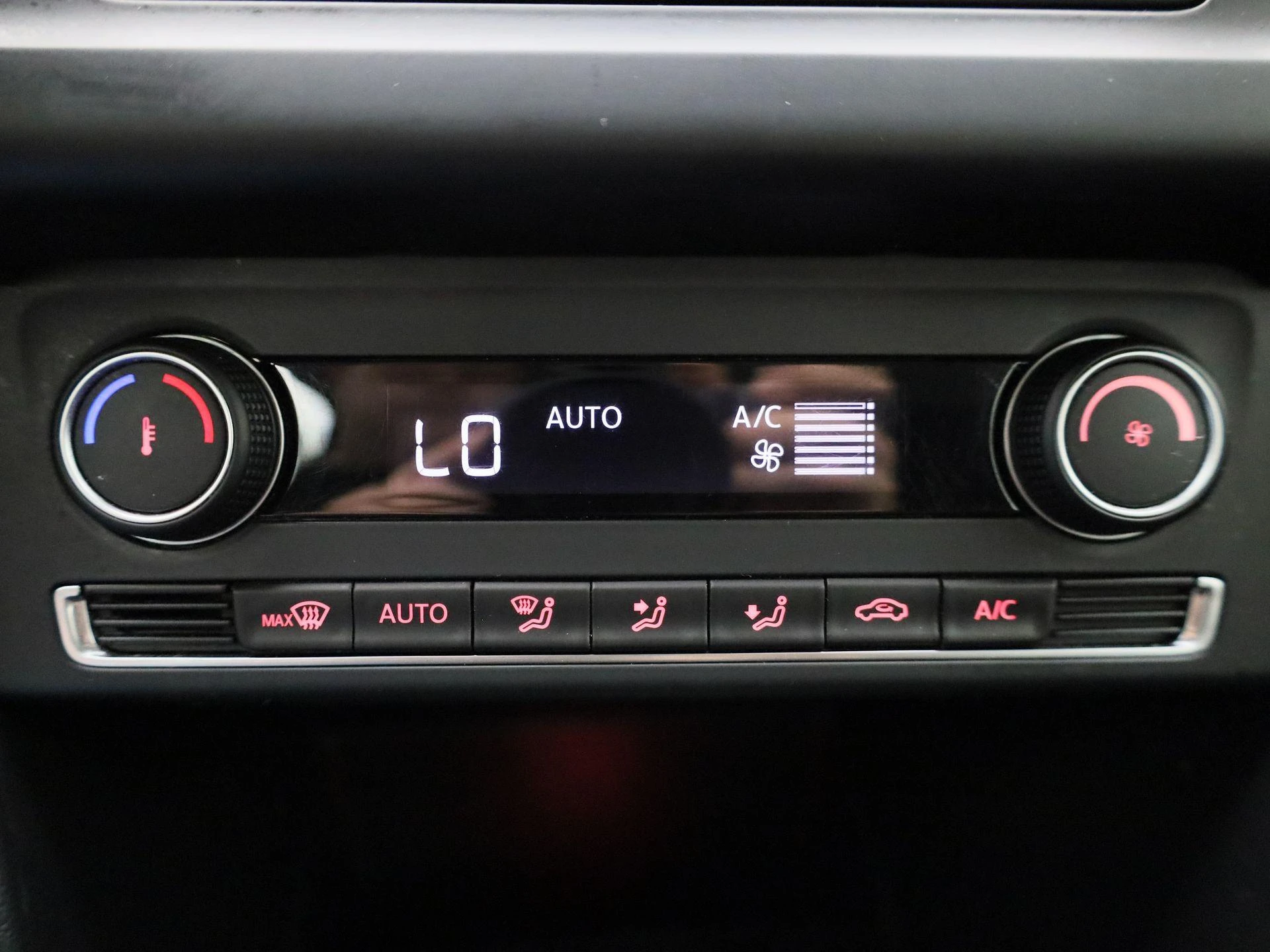 Volkswagen-Polo-image-18
