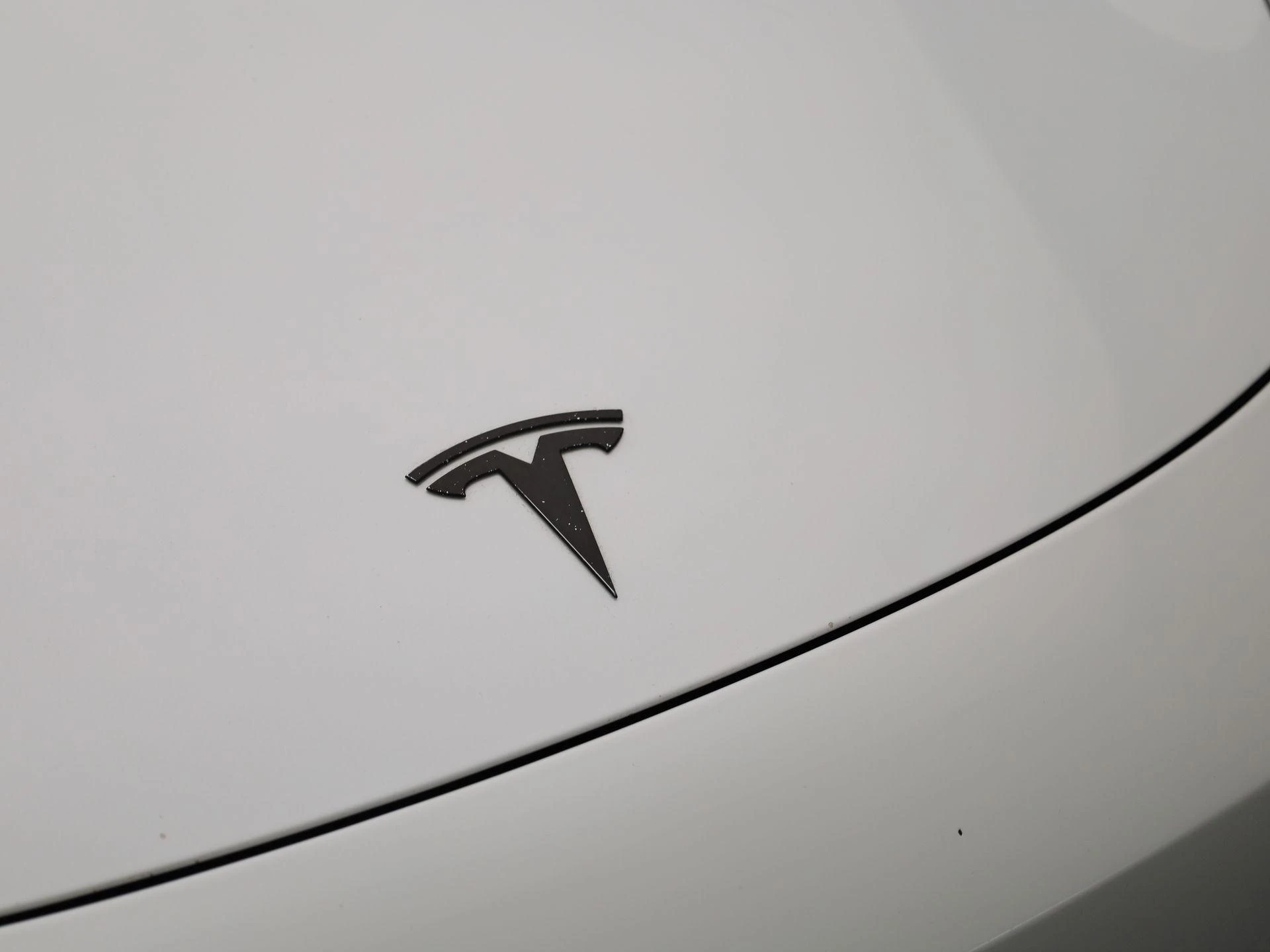 Tesla-Model 3-image-38