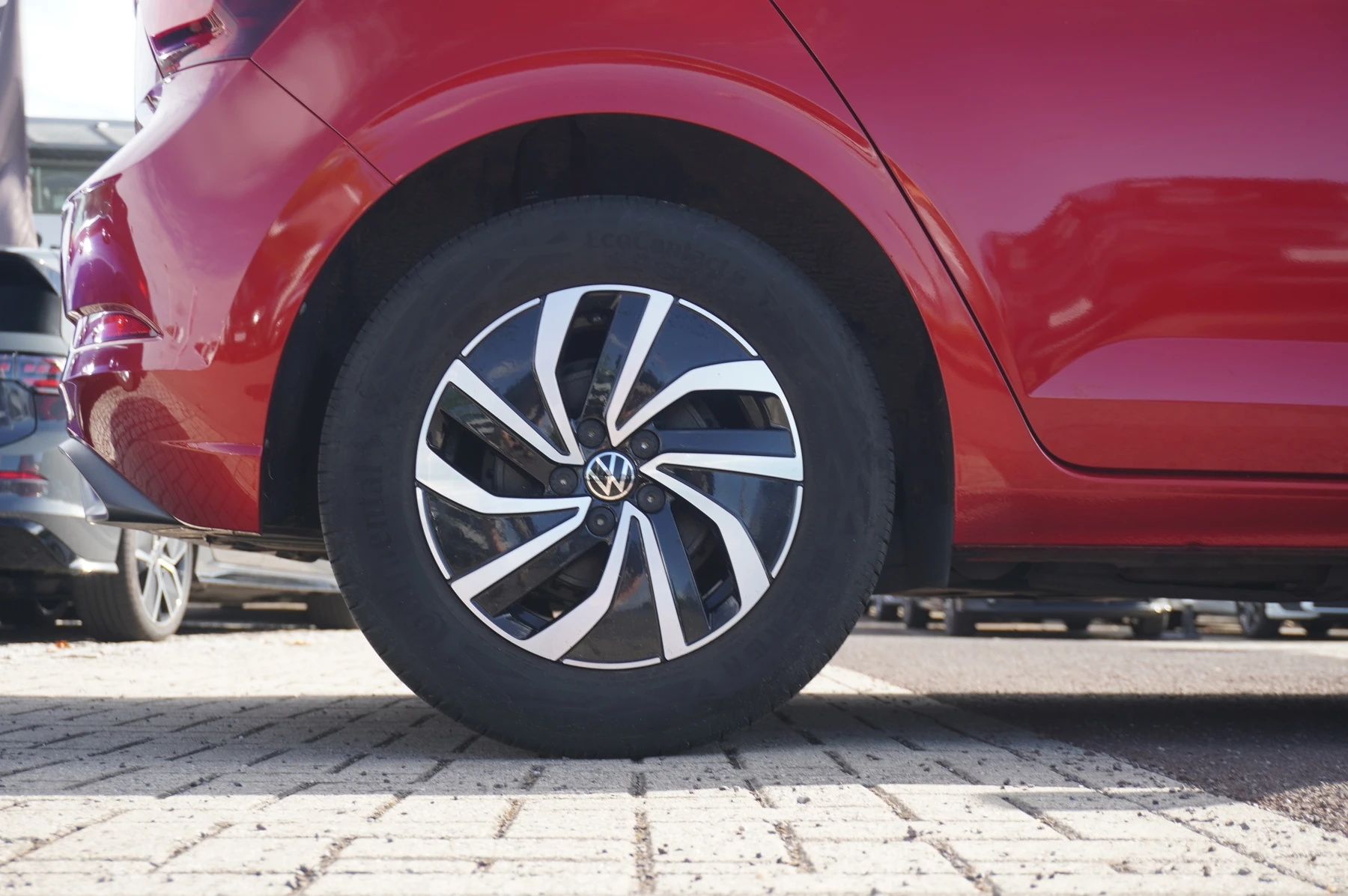 Volkswagen-Polo-image-24