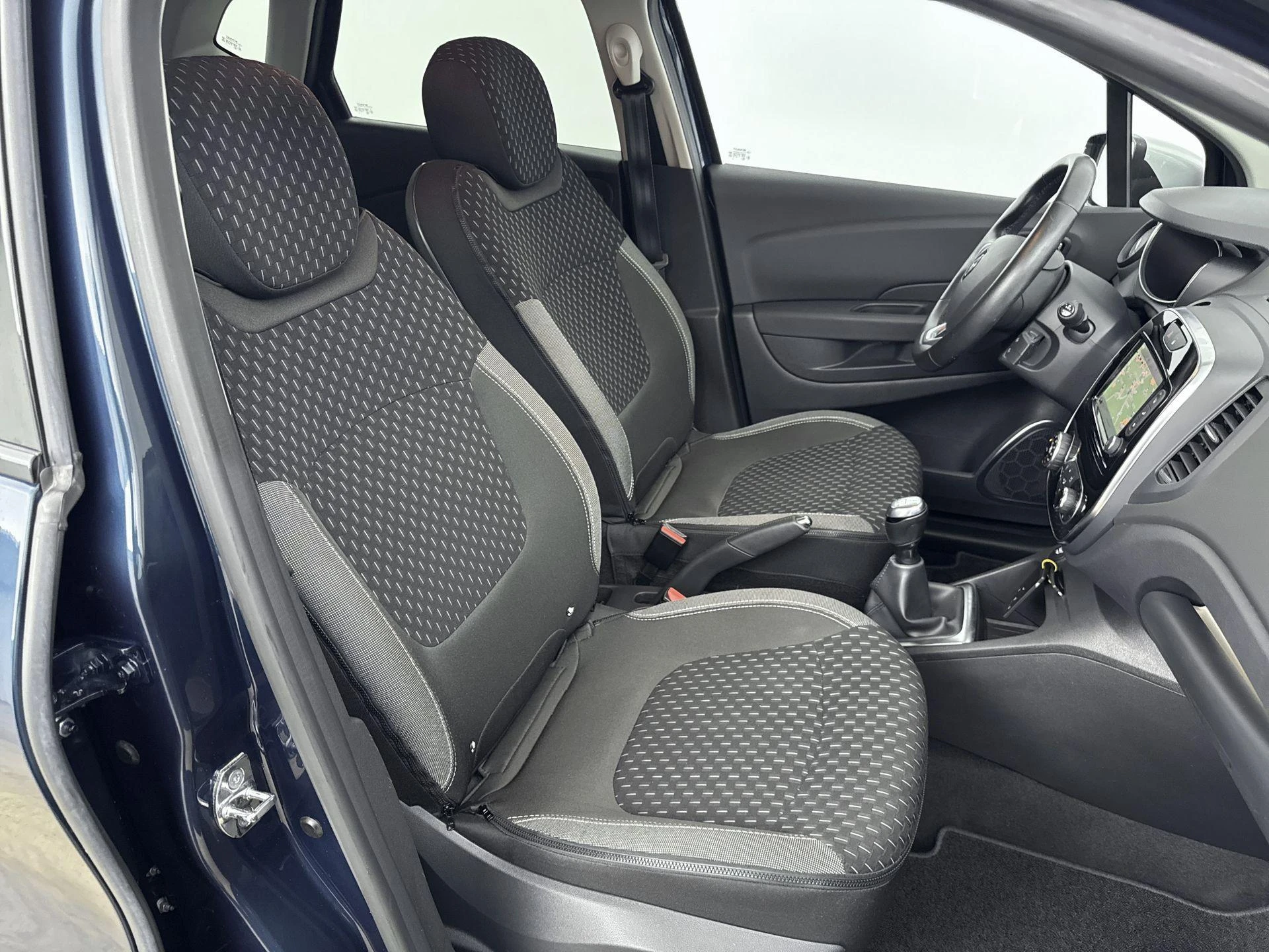 Renault-Captur-image-21