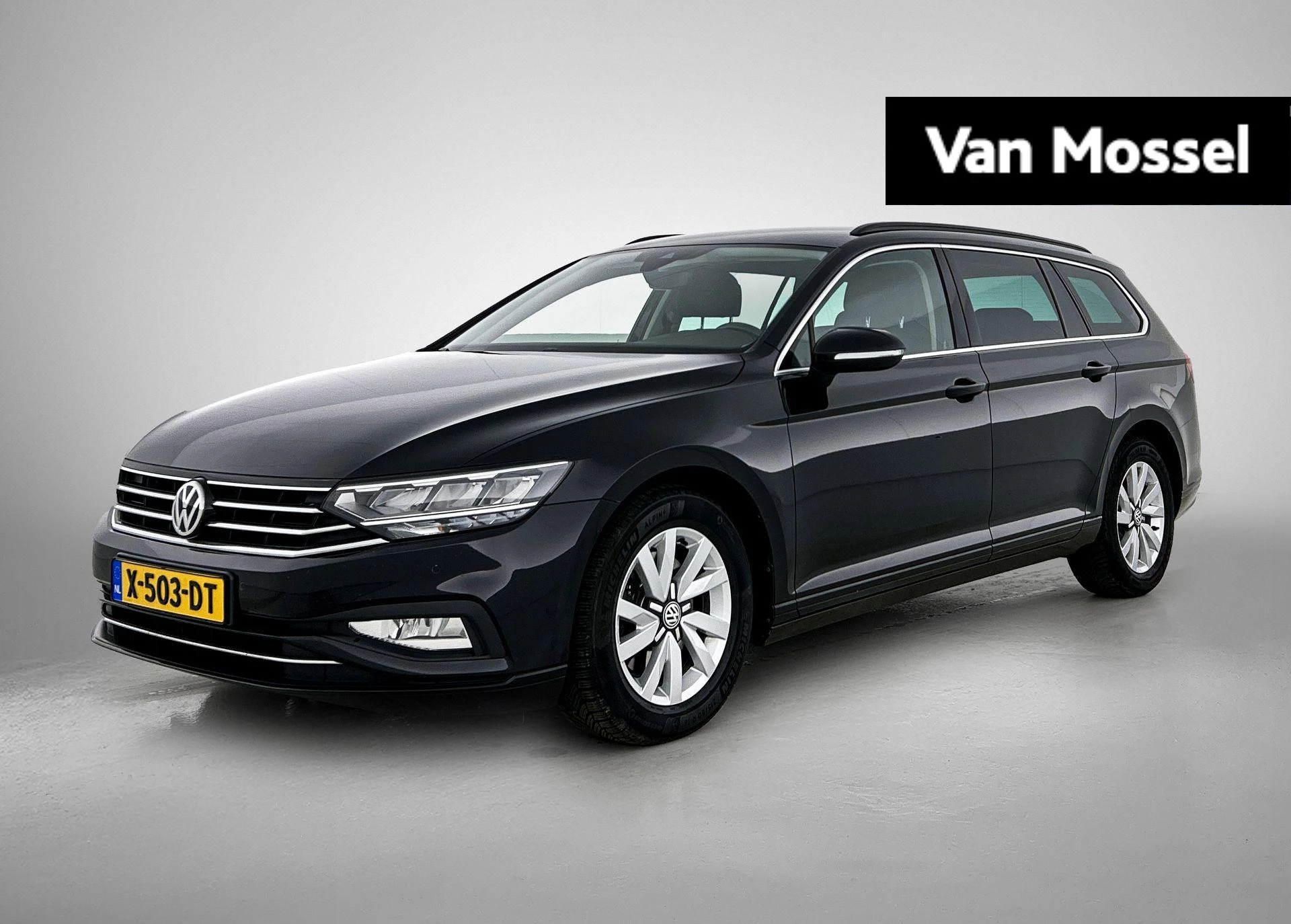 Volkswagen-Passat-image-0
