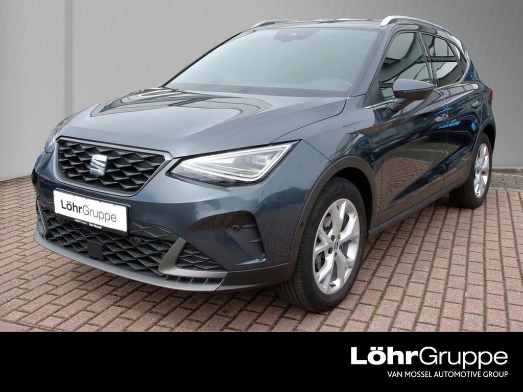 SEAT-Arona-image-0