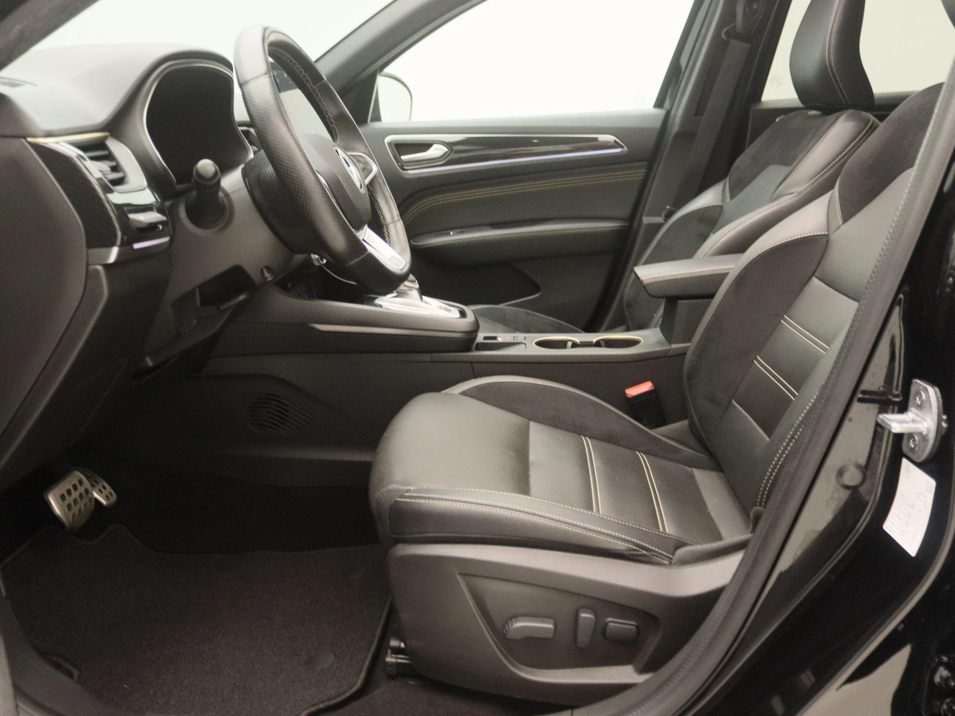 Renault-Arkana-image-11