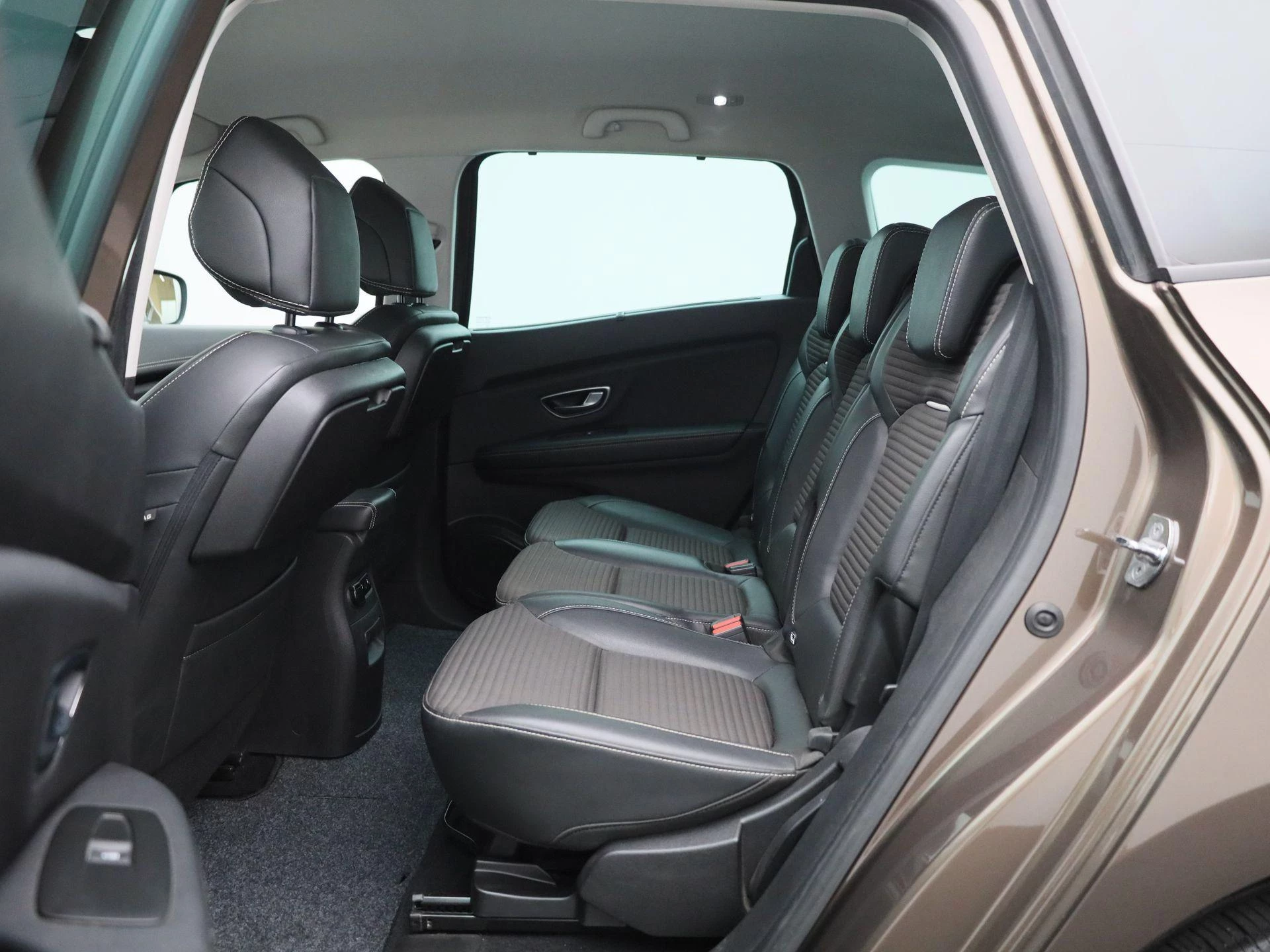 Renault-Grand Scénic-image-11