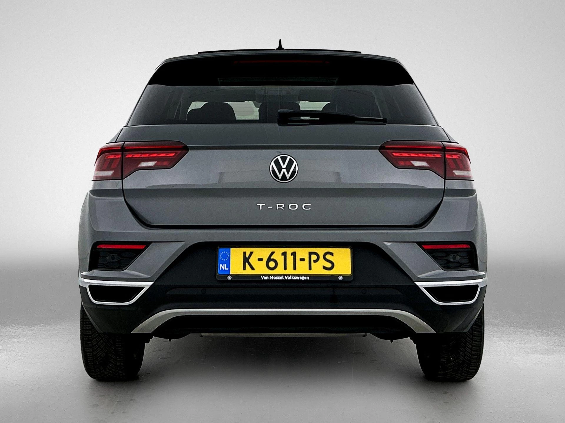 Volkswagen-T-Roc-image-2