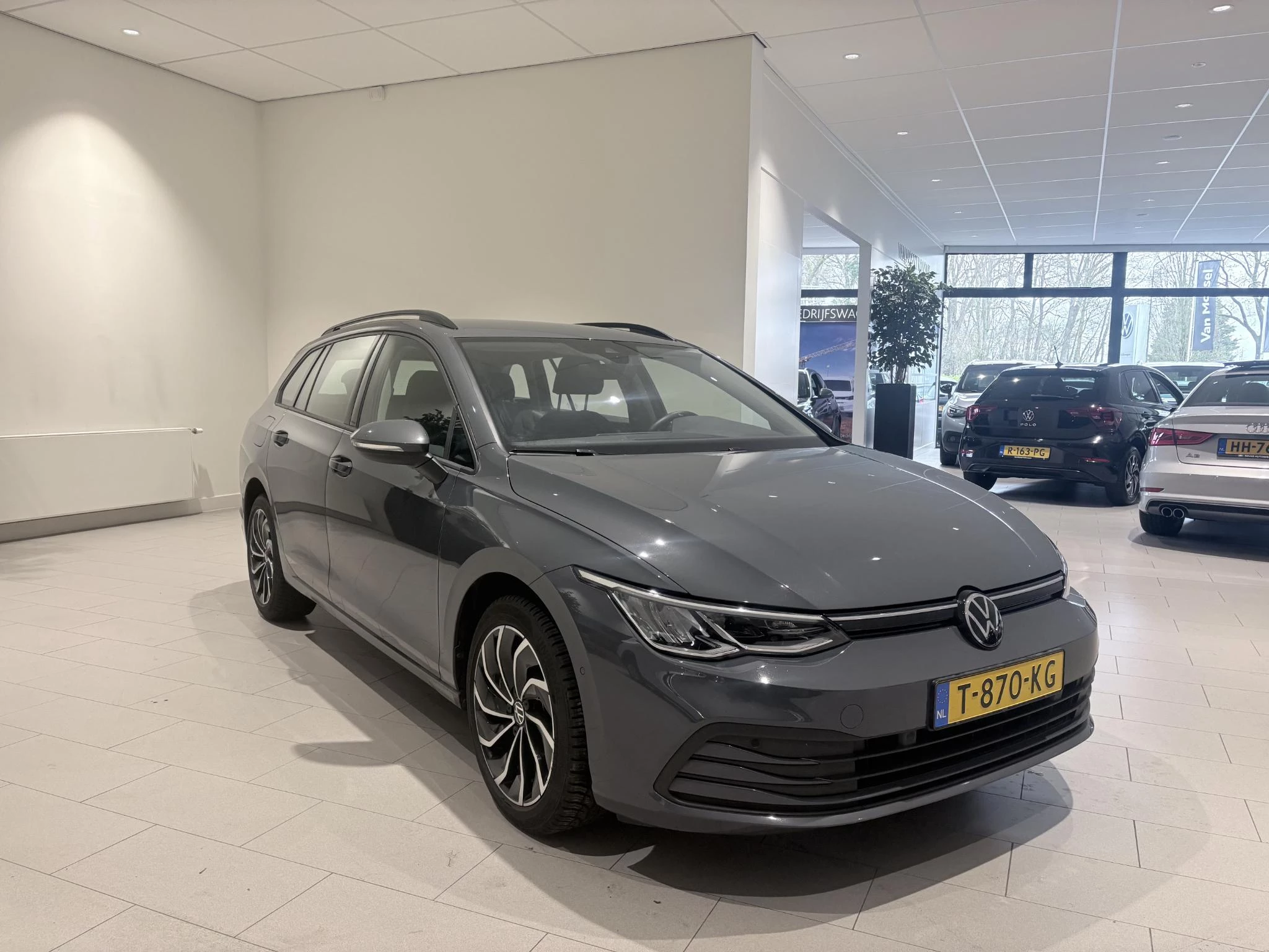 Volkswagen-Golf-image-6
