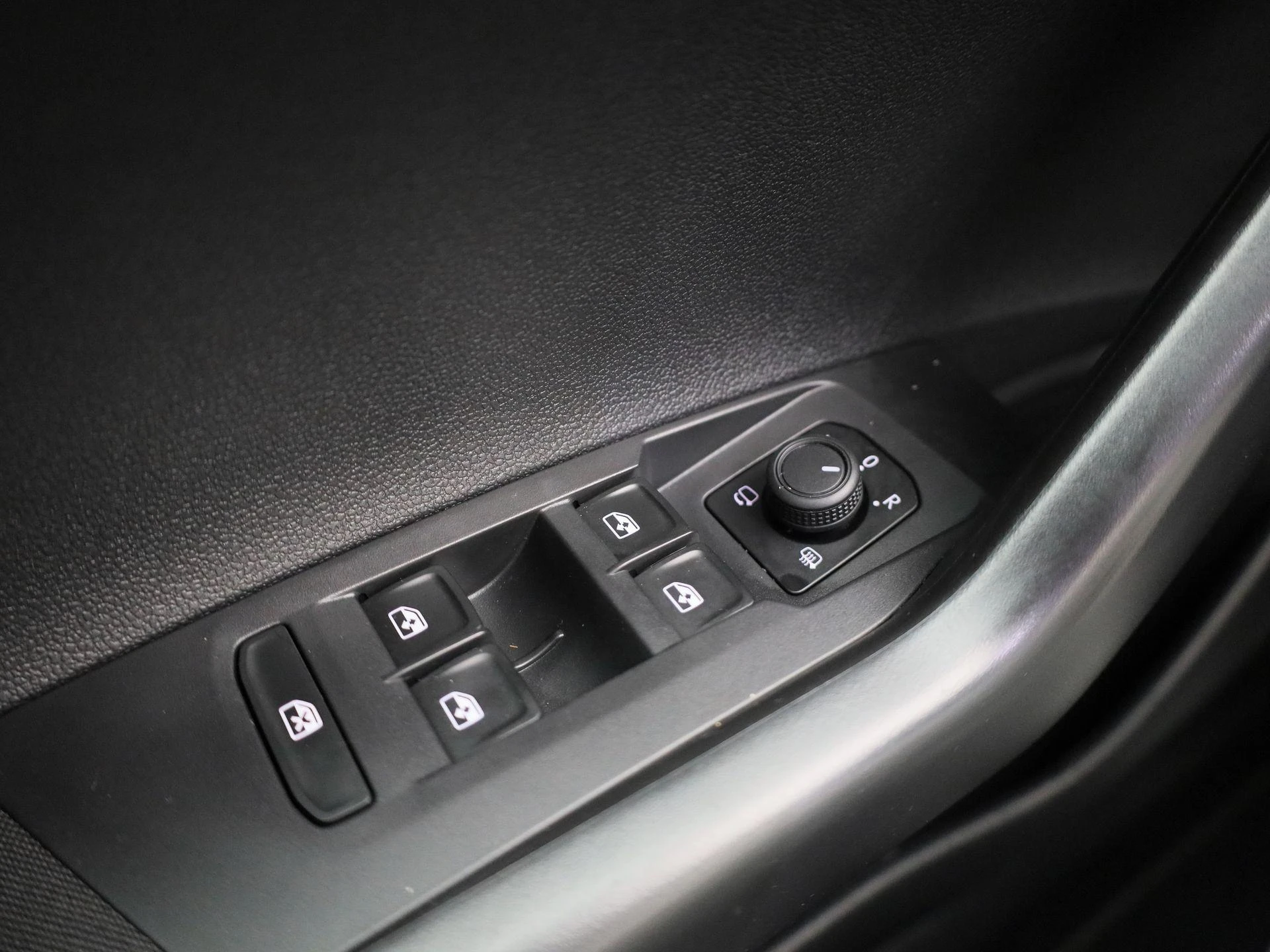 Volkswagen-Taigo-image-24