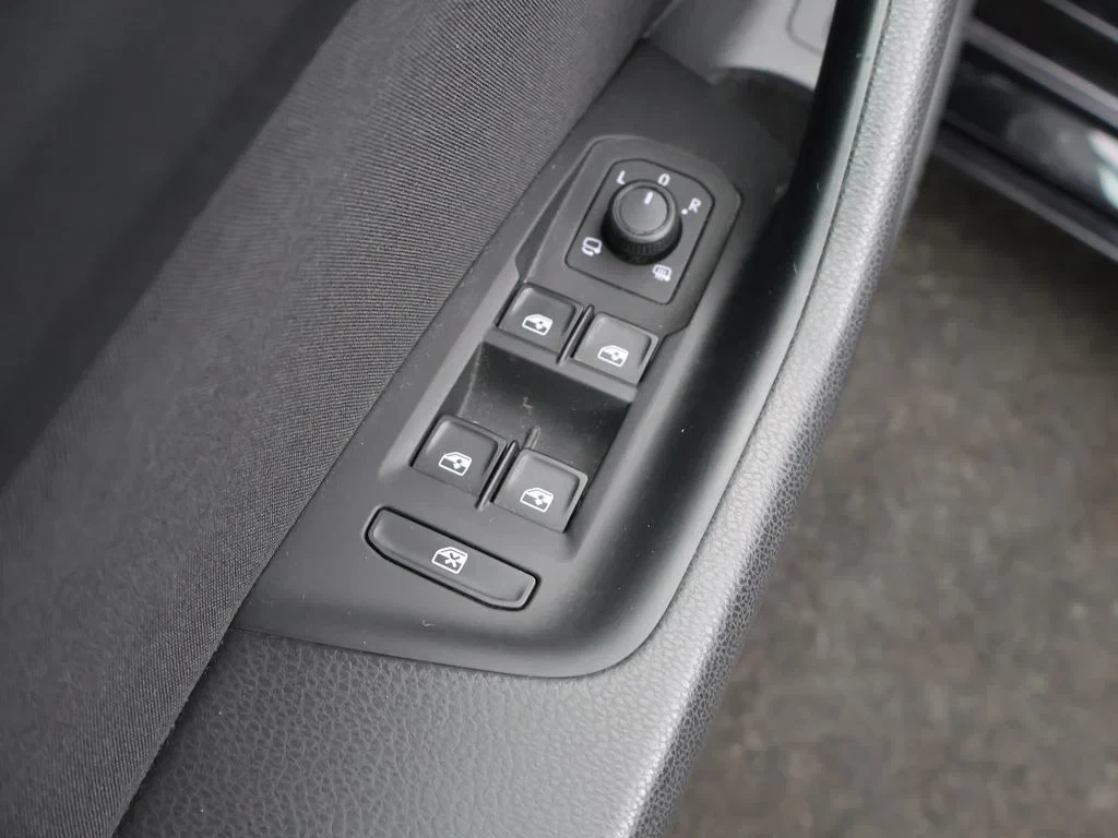 Volkswagen-Passat-image-21