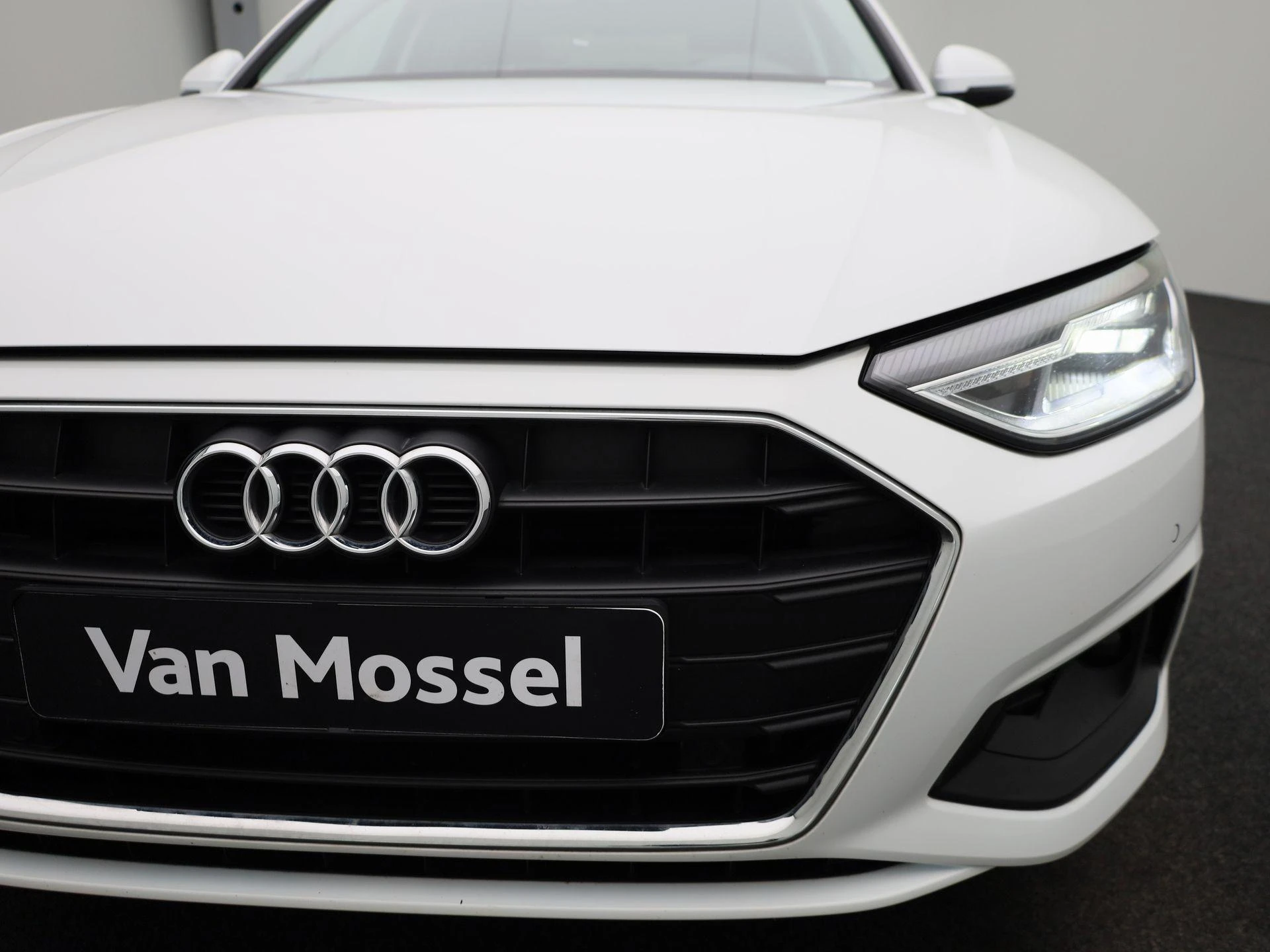 Audi-A4-image-42