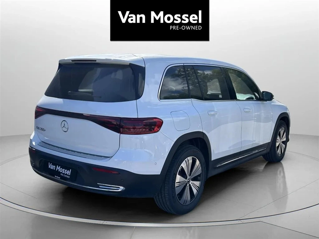 Mercedes-Benz-EQB-image-4