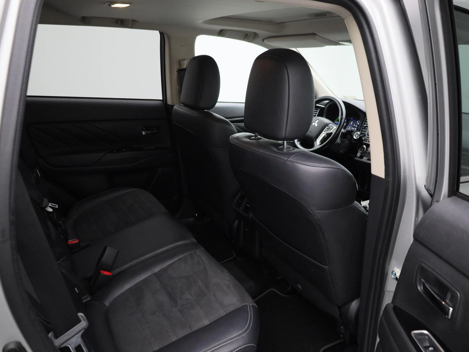 Mitsubishi-Outlander-image-29