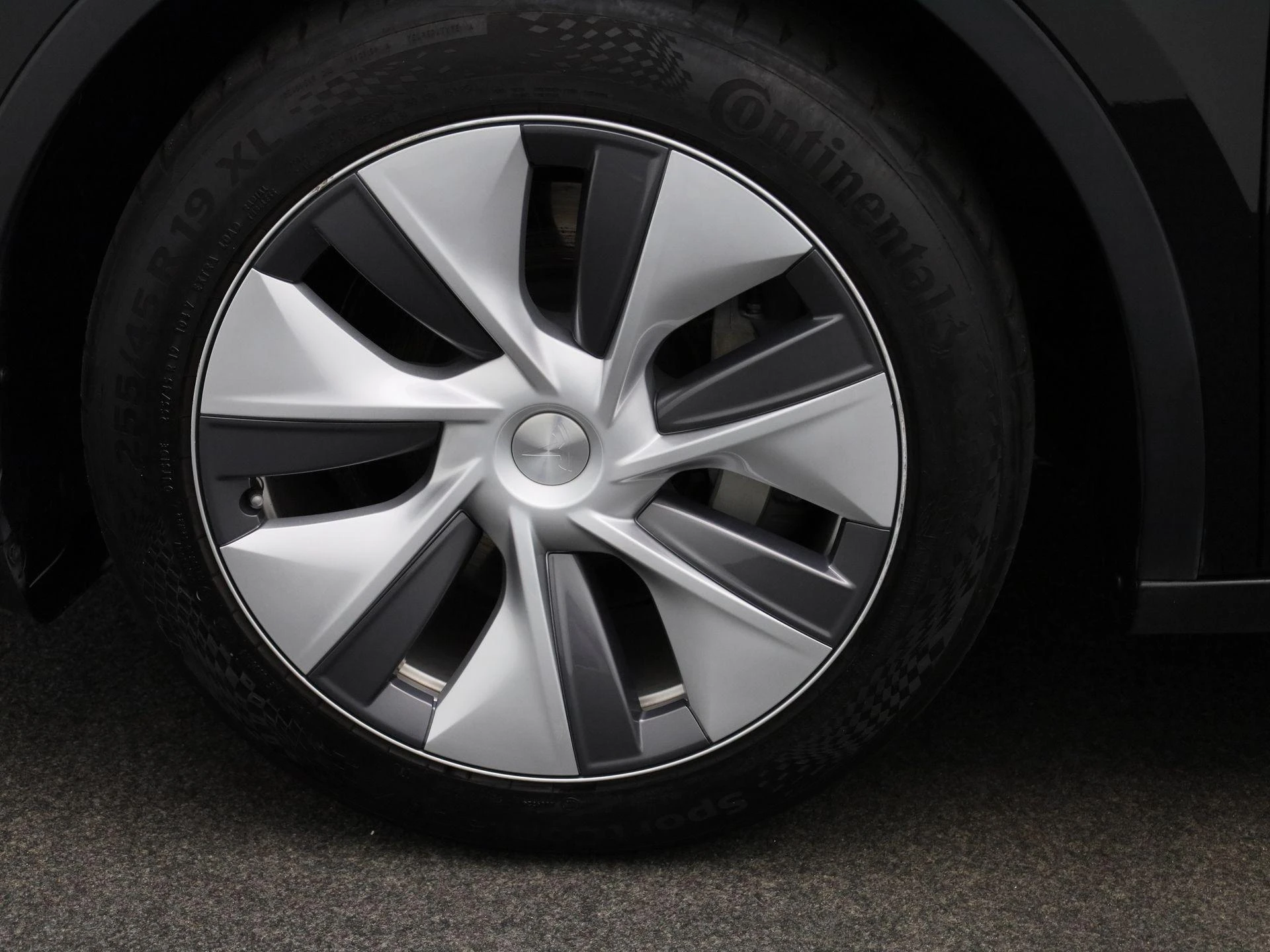 Tesla-Model Y-image-14