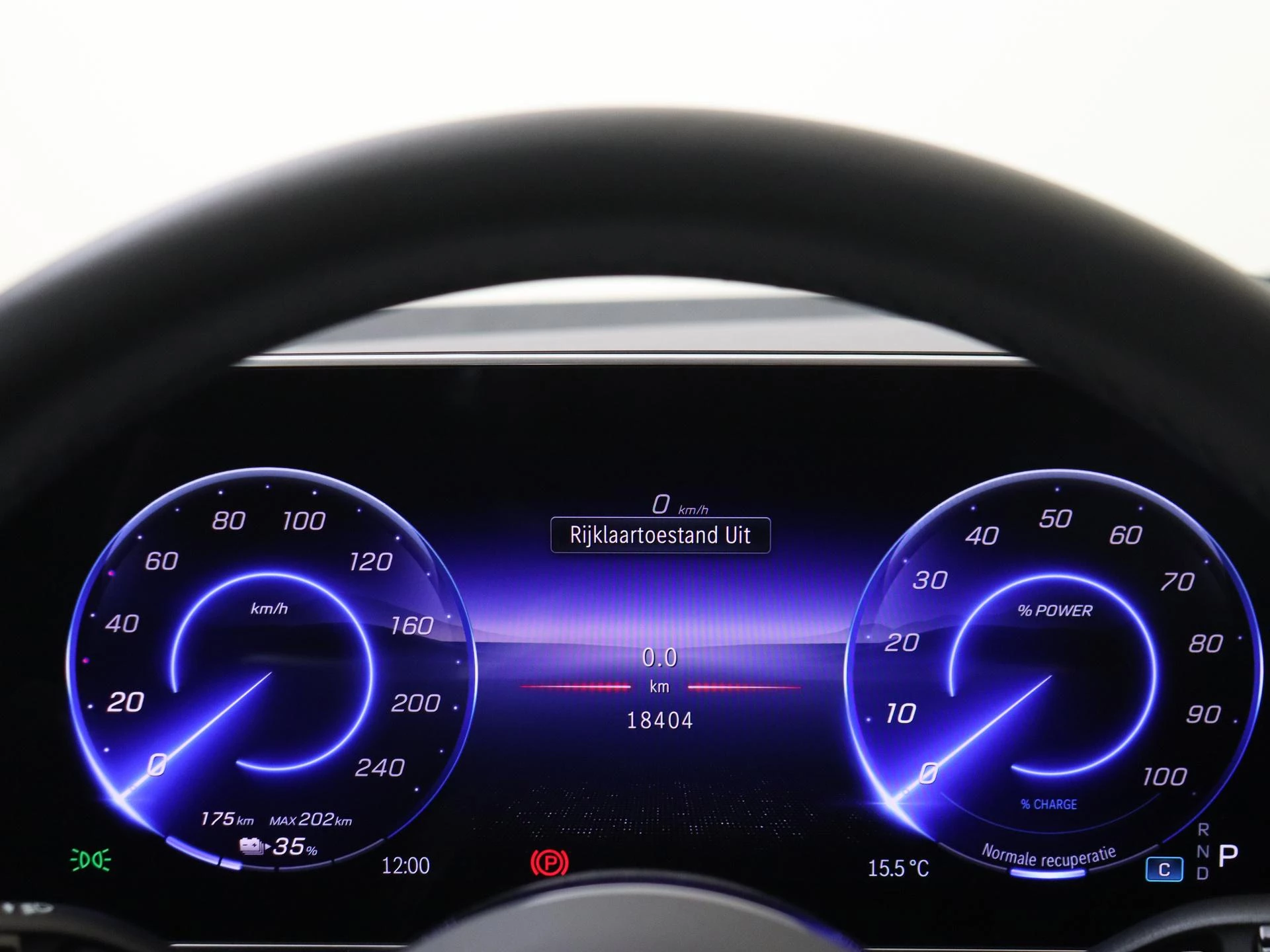 Mercedes-Benz-EQE-image-11