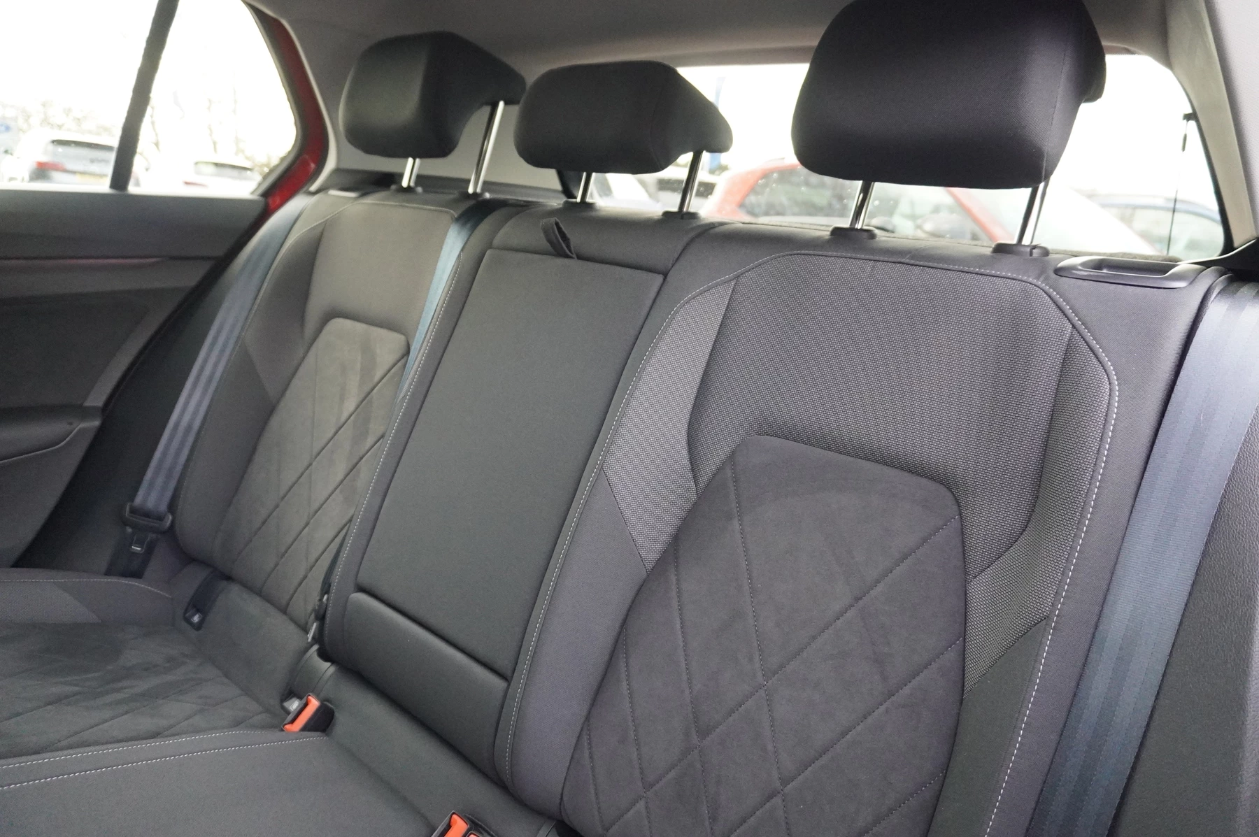 Volkswagen-Golf-image-42