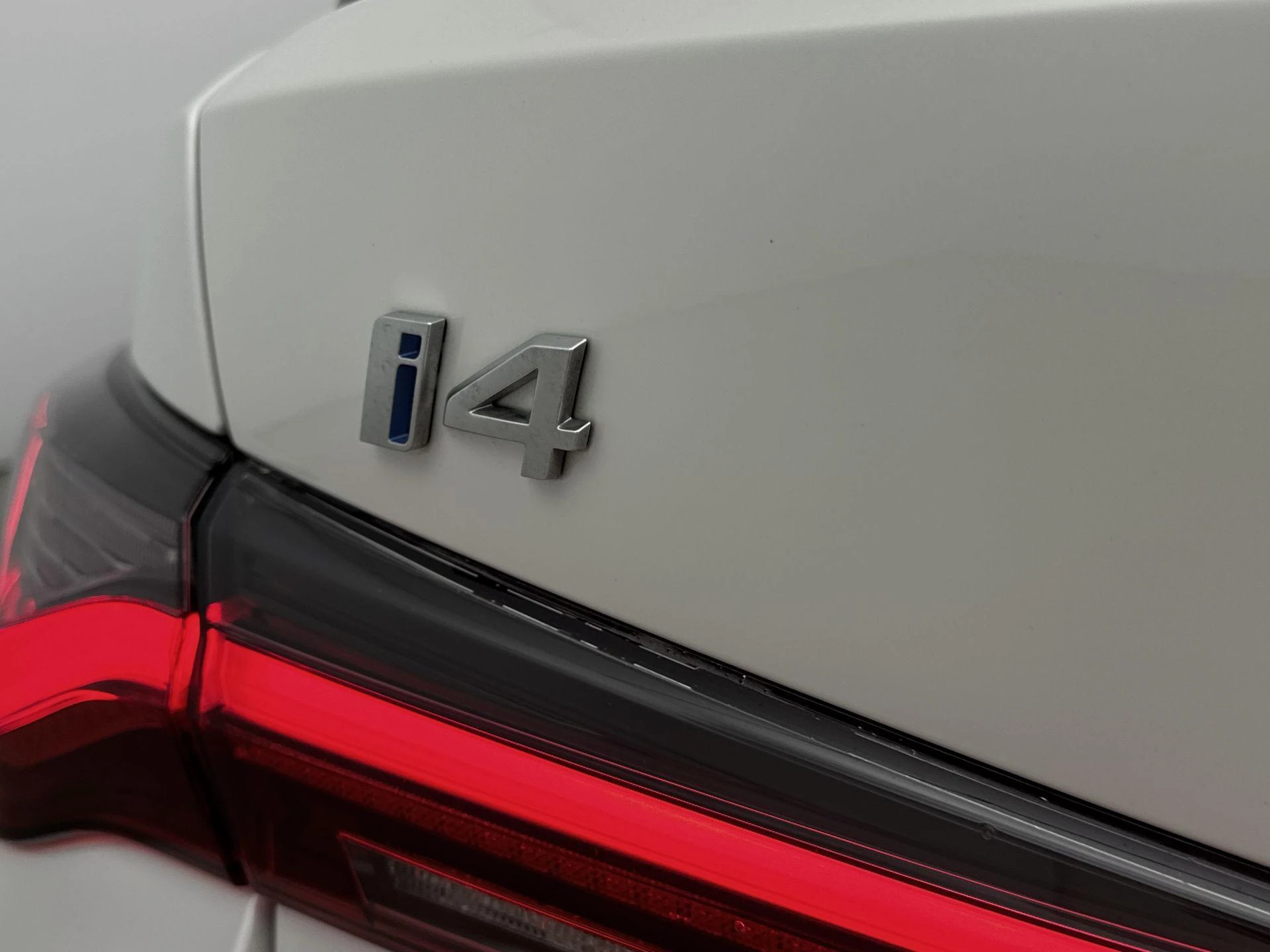 BMW-i4-image-11