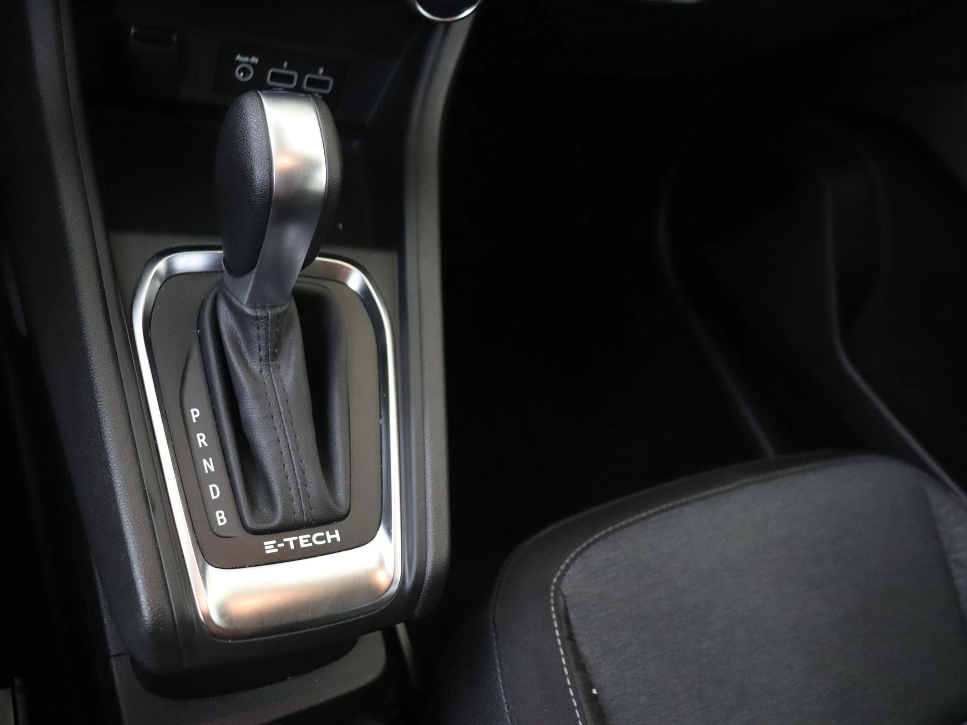 Renault Captur 1.6 E-Tech Hybrid 145 Zen