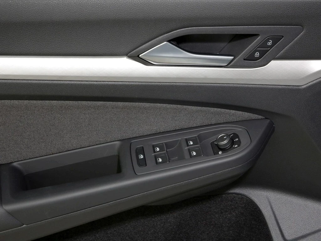 Volkswagen-Golf-image-15