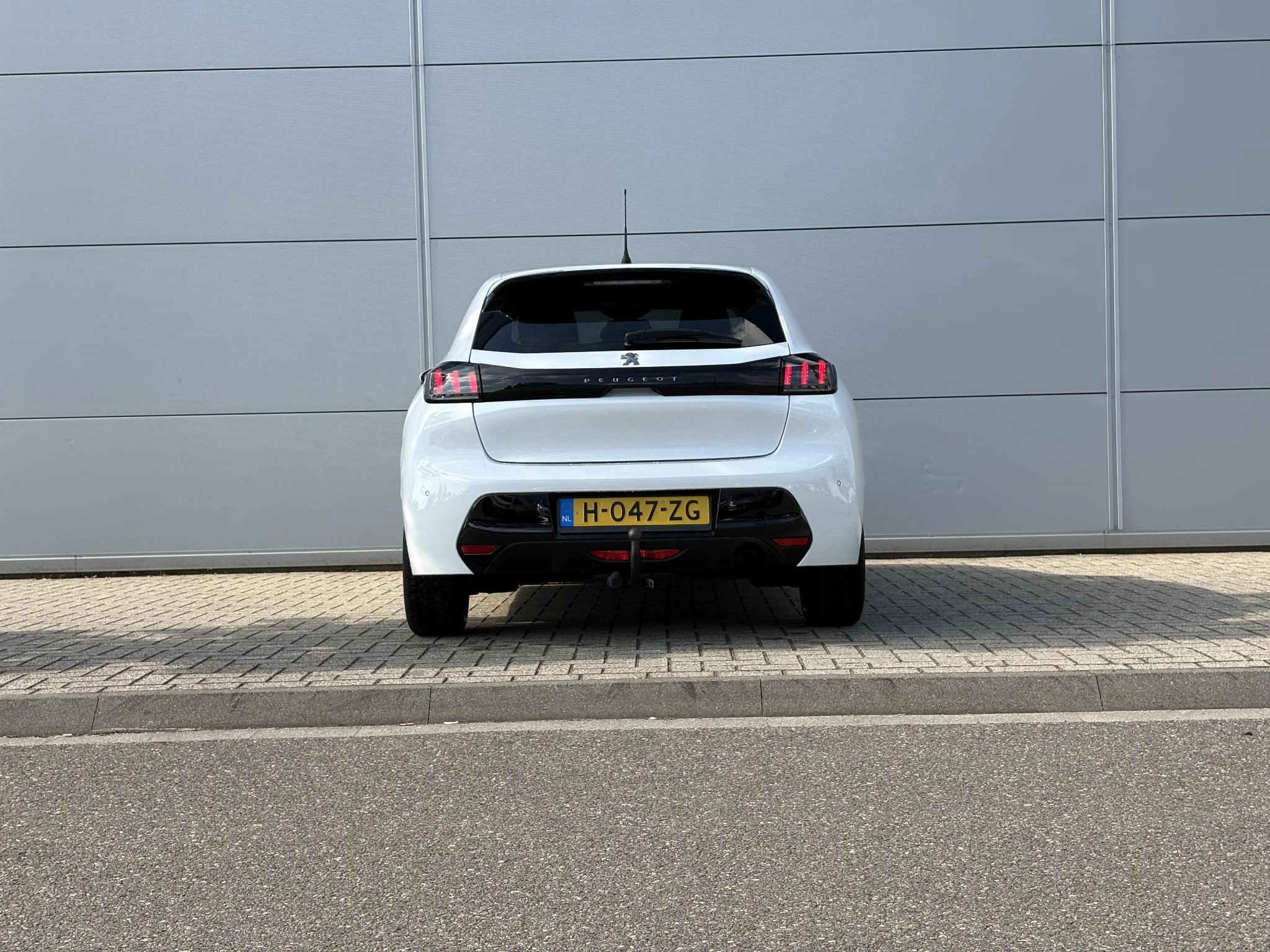 Peugeot-208-image-3
