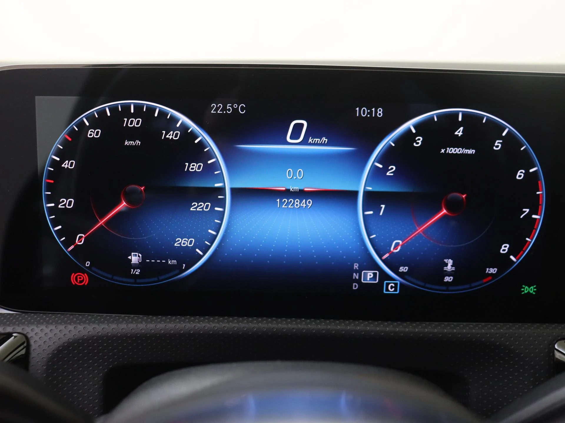 Mercedes-Benz-CLA-image-10