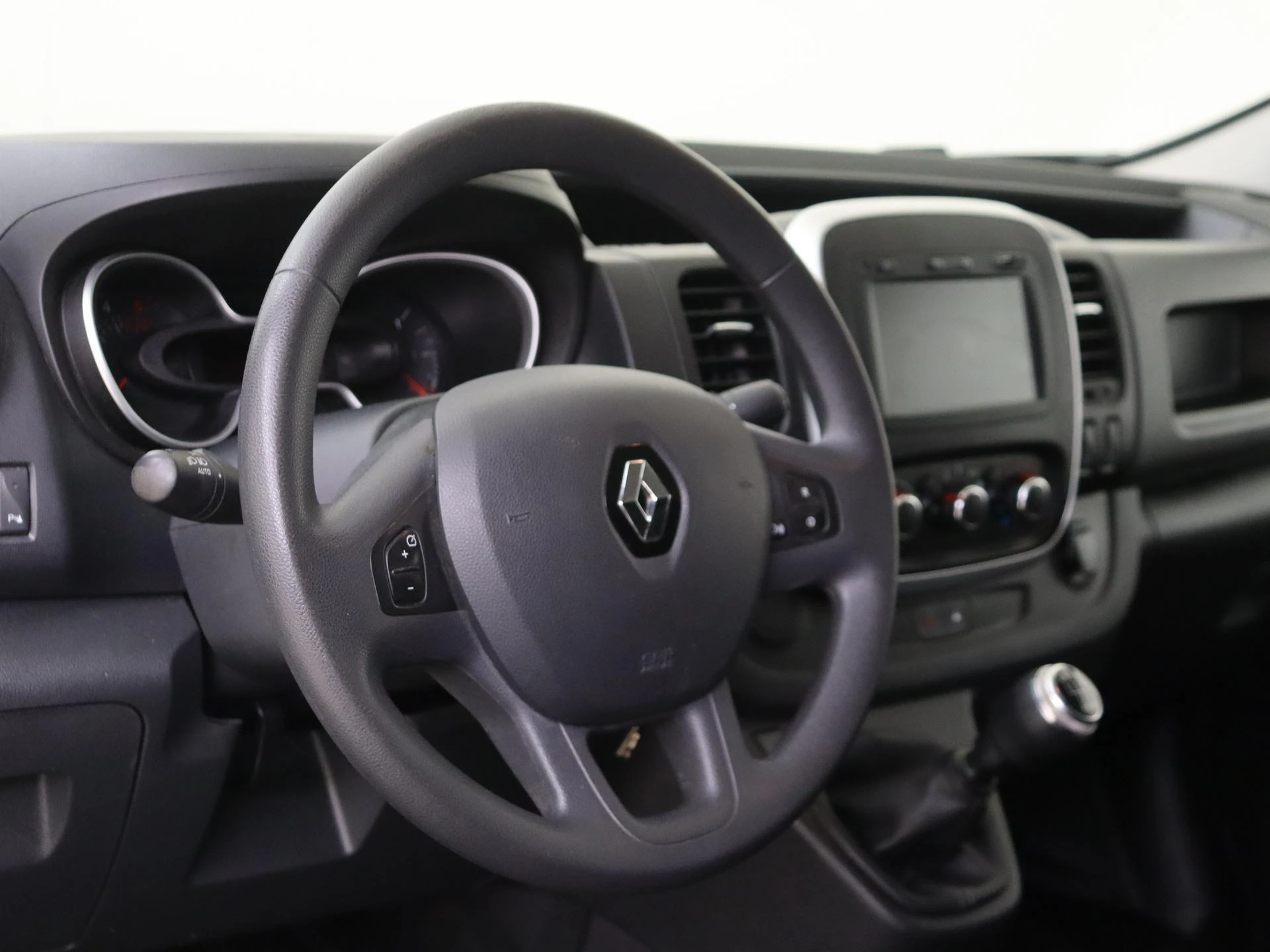 Renault-Trafic-image-10