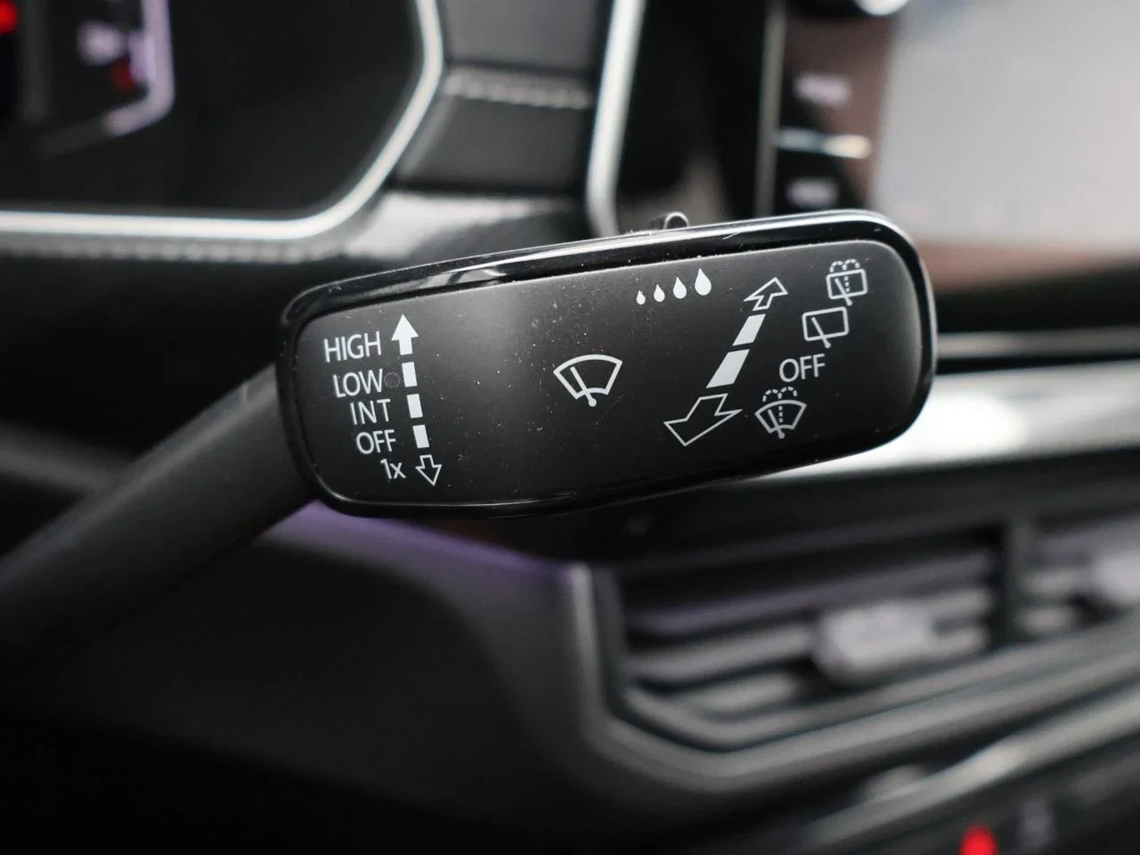 Volkswagen-T-Cross-image-17
