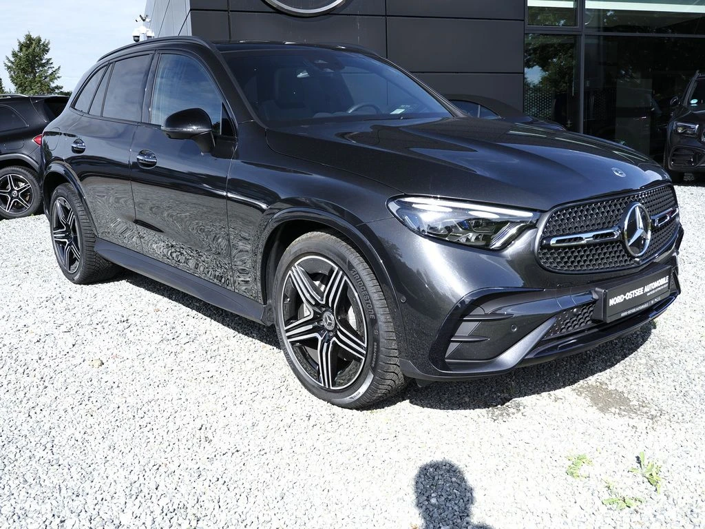 Mercedes-Benz-GLC 220 d-image-4