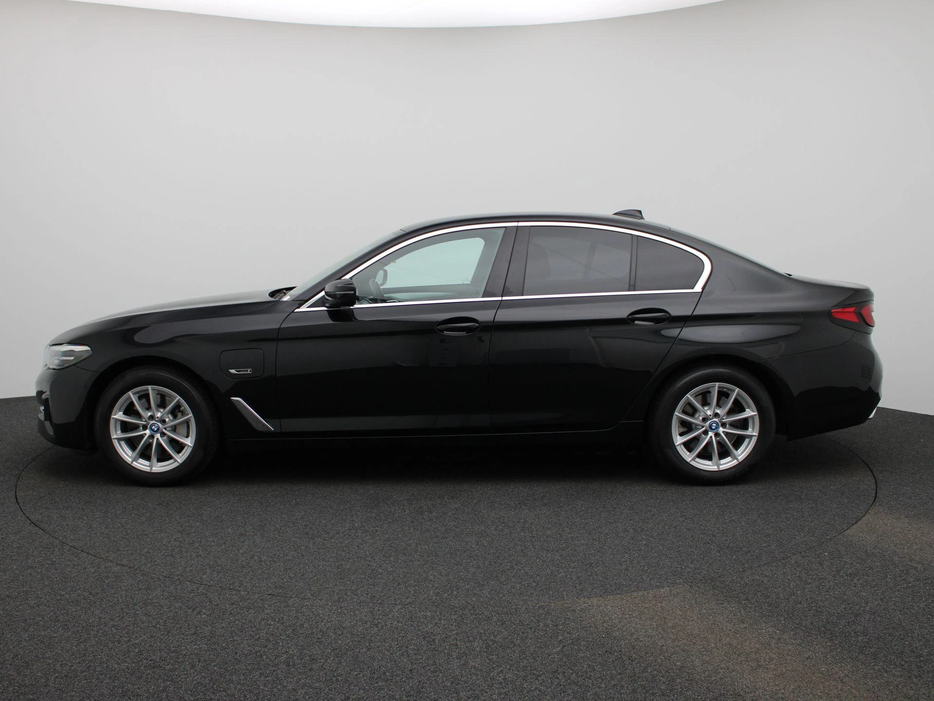 BMW-5 Serie-image-3